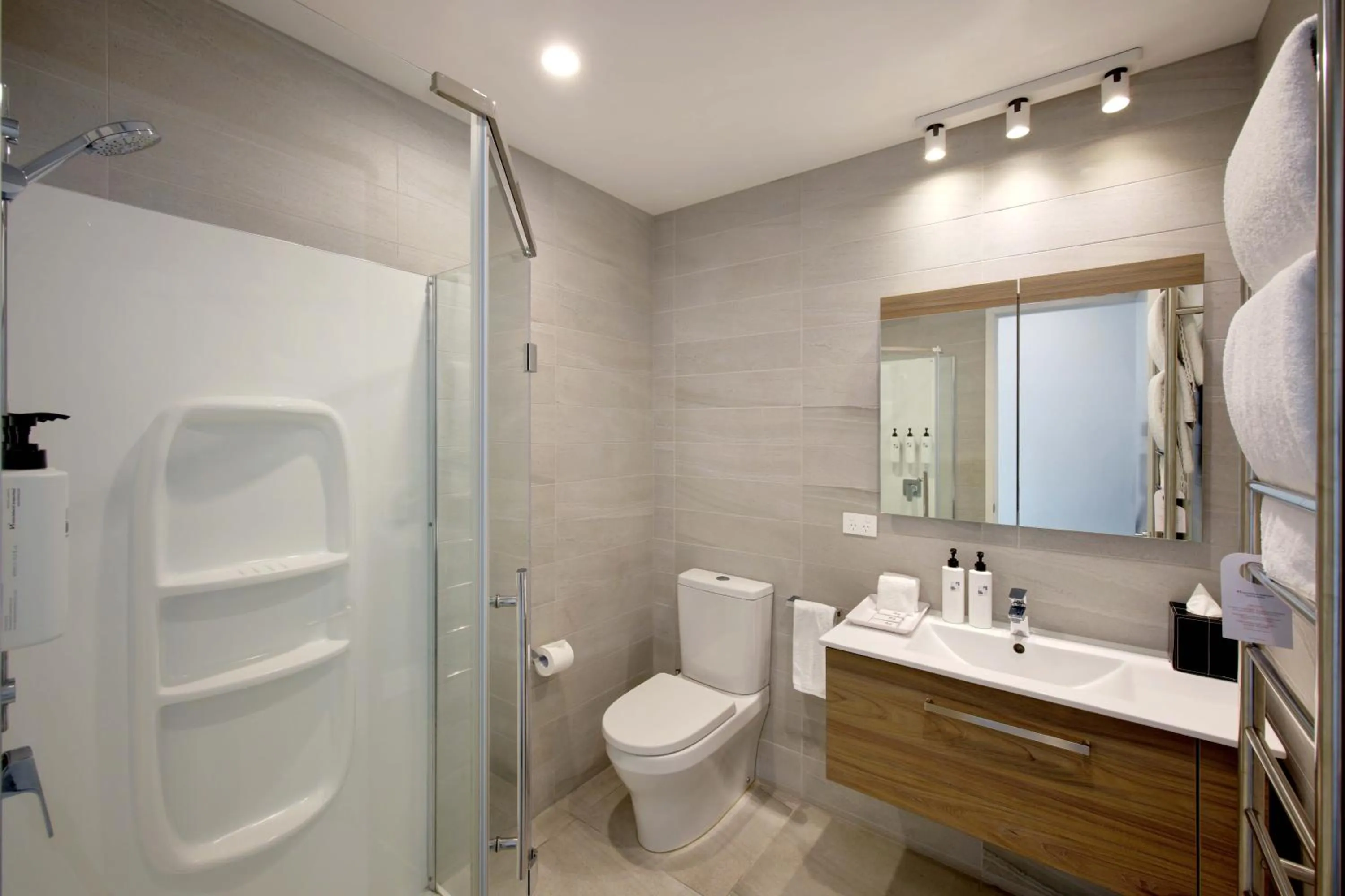 Shower in Swiss-Belsuites Victoria Park Auckland