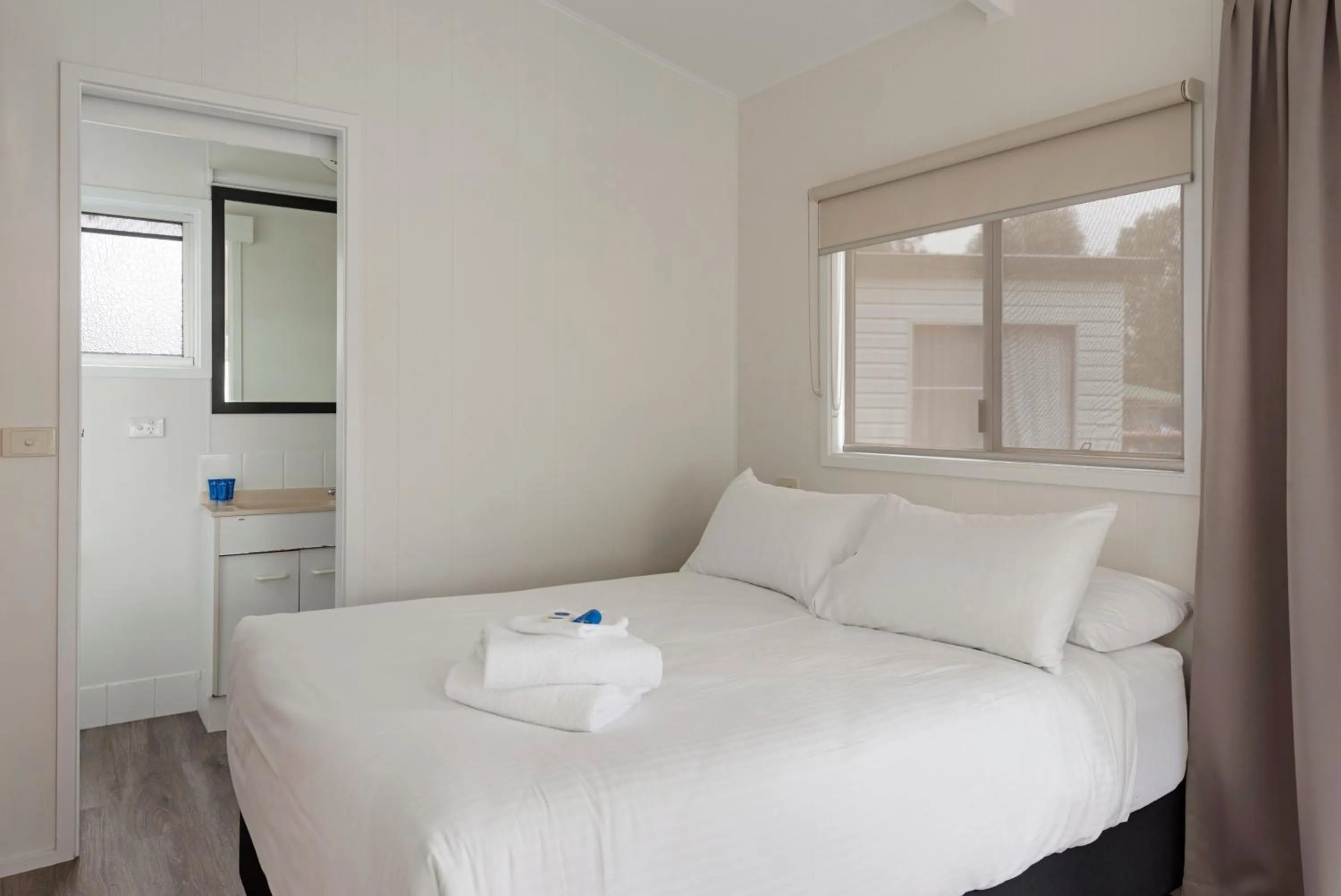 Bedroom, Bed in Discovery Parks - Casino