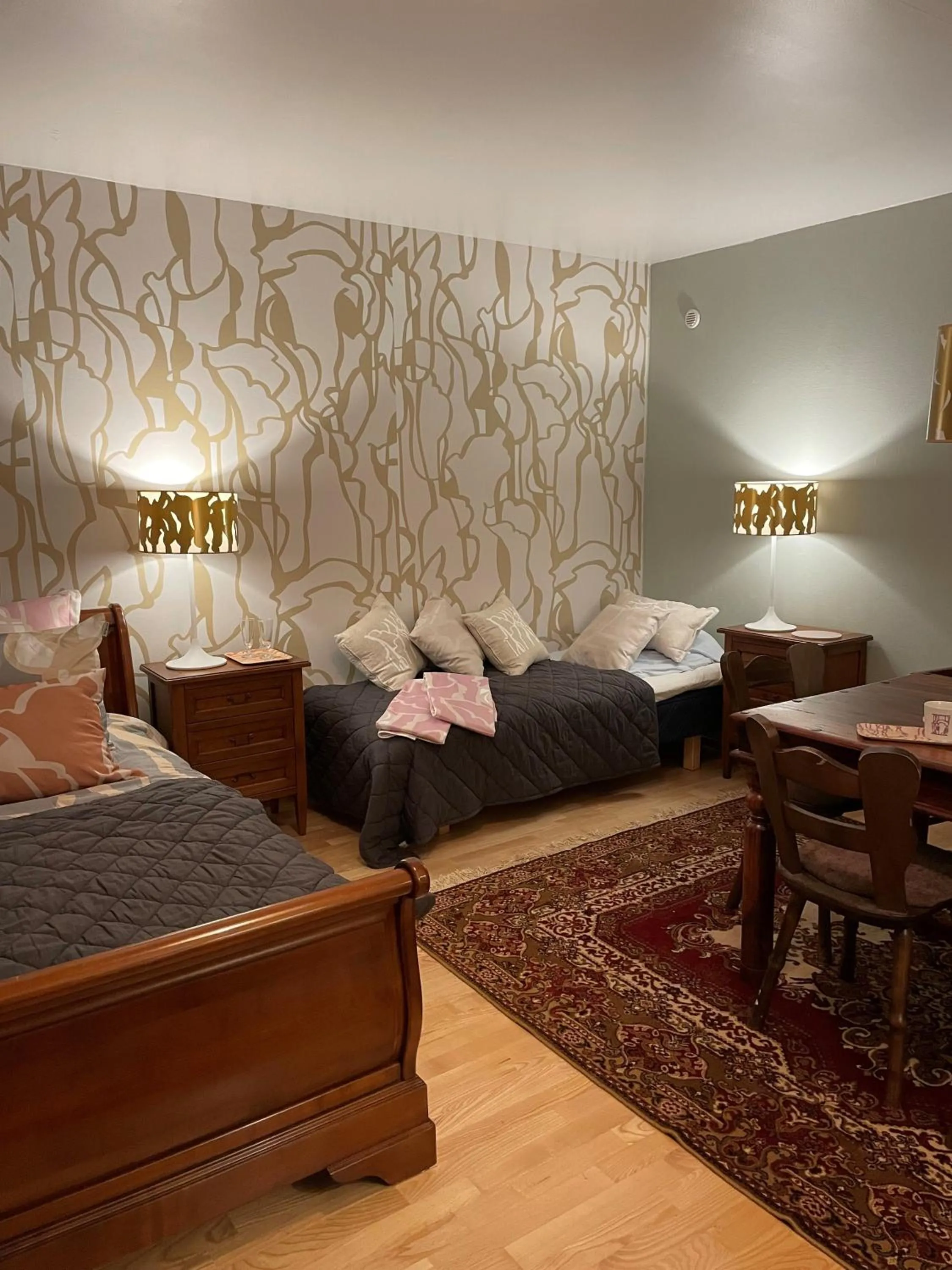 Bed in Sininen Talo