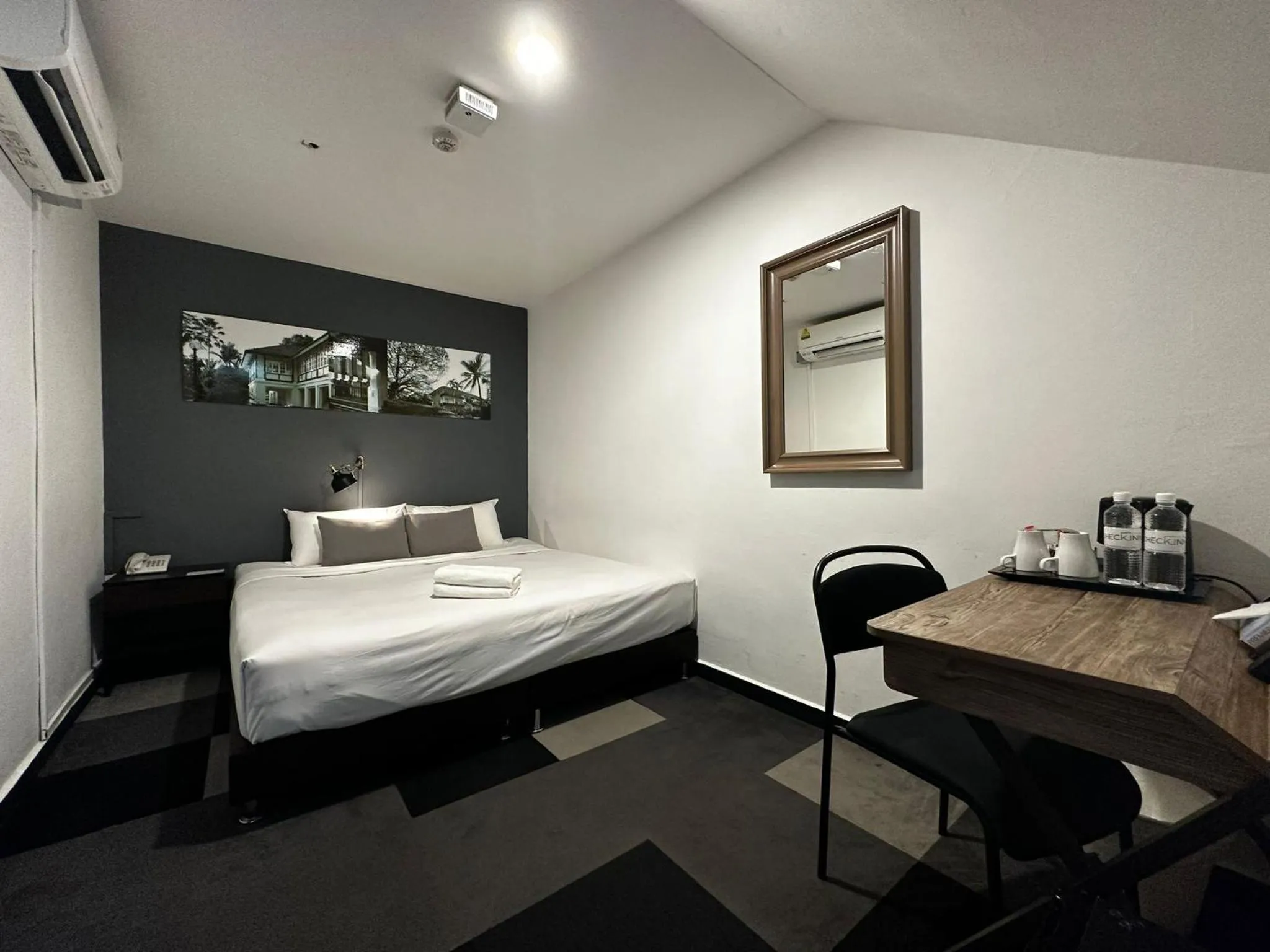 Bedroom, Bed in Check-Inn at Little India