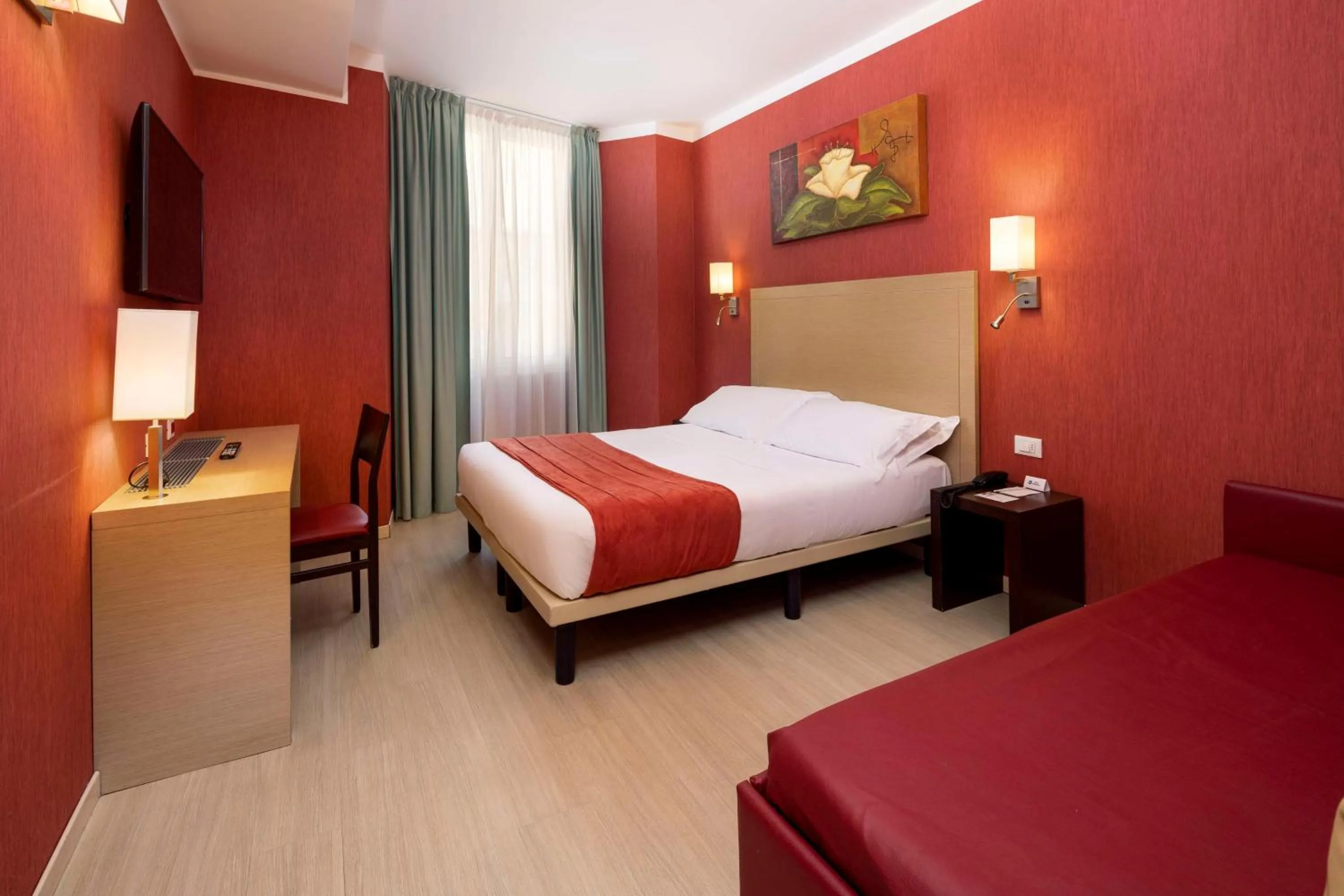 Photo of the whole room, Bed in Best Western Porto Antico