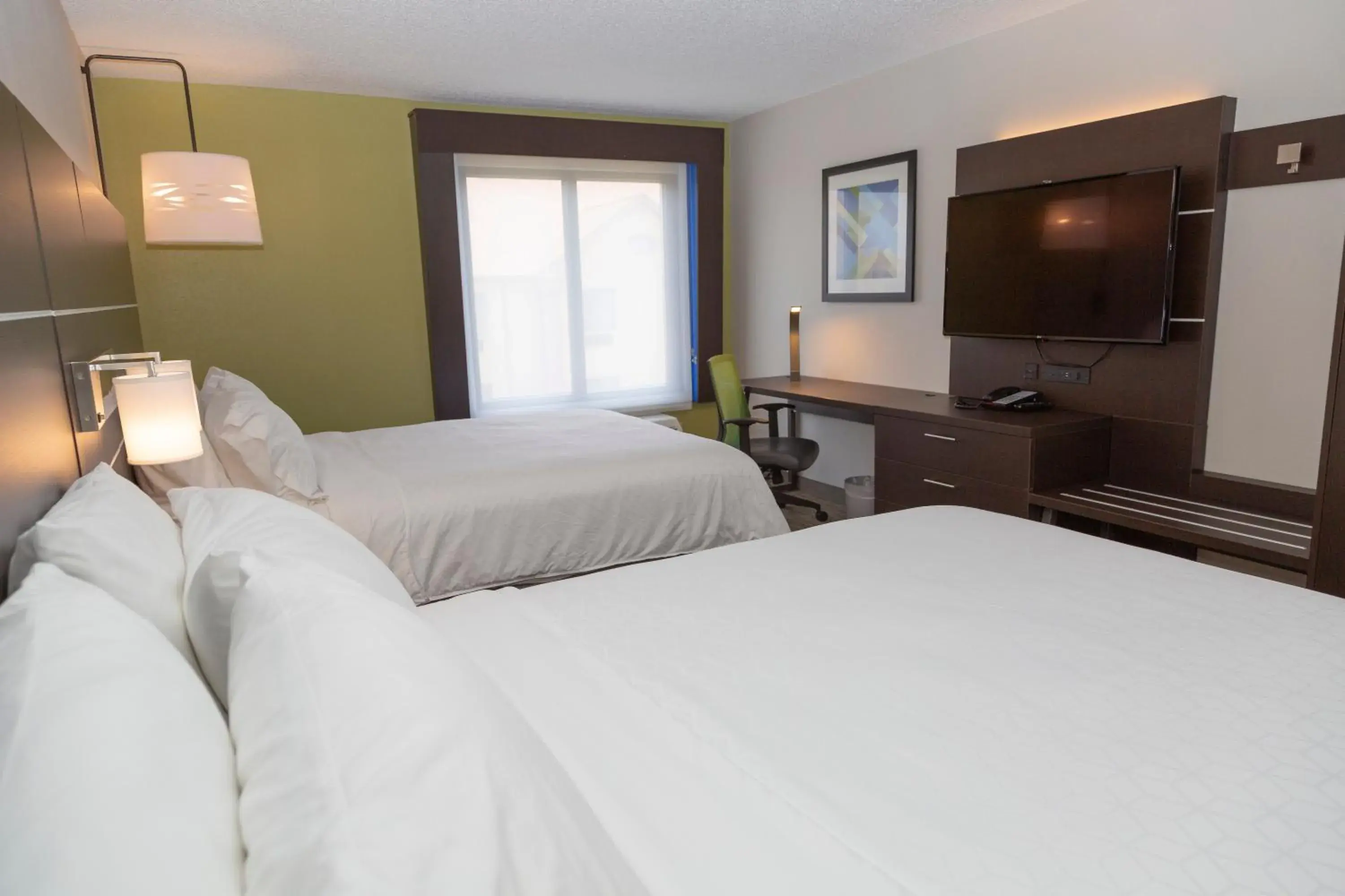 Standard Queen Room with Two Queen Beds in Holiday Inn Express Clayton Southeast Raleigh by IHG Standard Queen Room with Two Queen Beds in Holiday Inn Express Clayton Southeast Raleigh by IHG