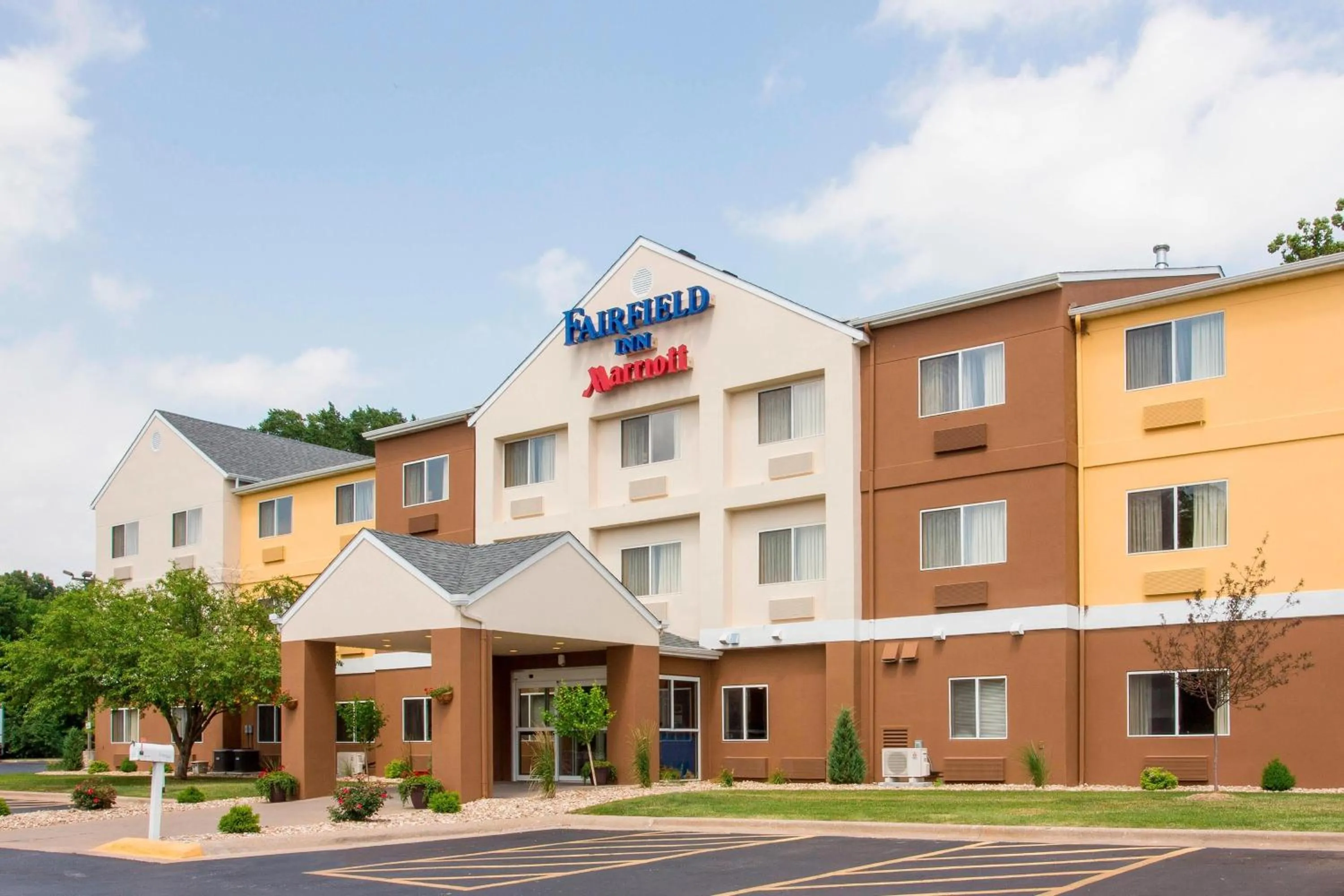 Property building in Fairfield Inn & Suites by Marriott Quincy