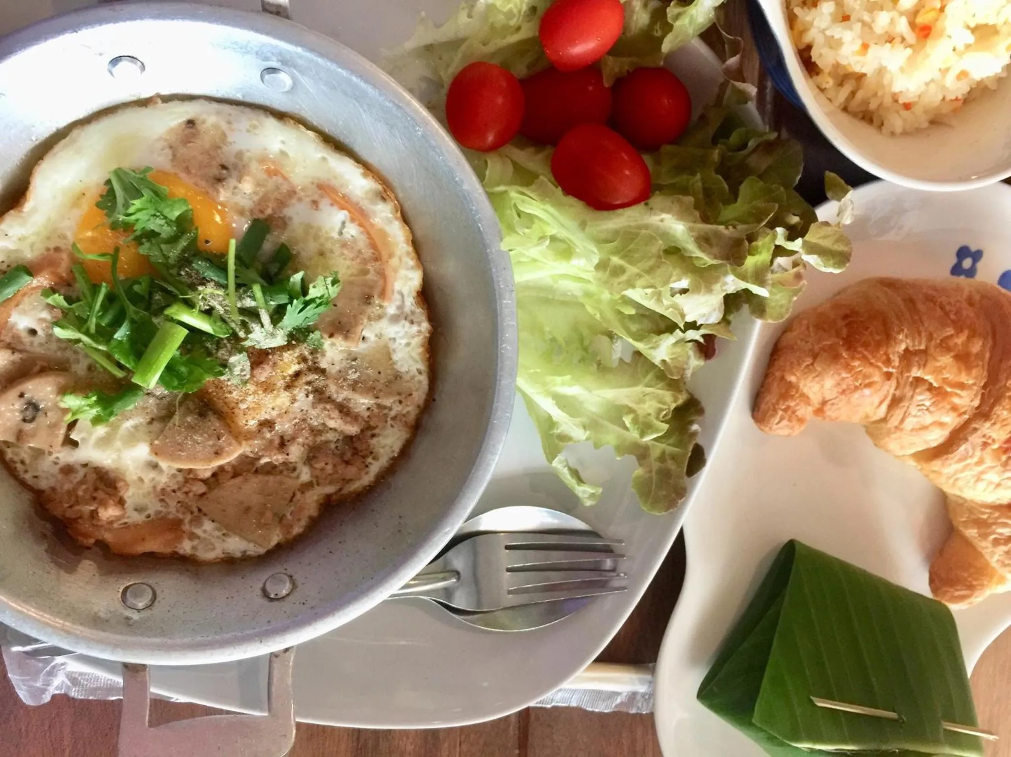 Food and drinks in Chiangmai HomeTeL