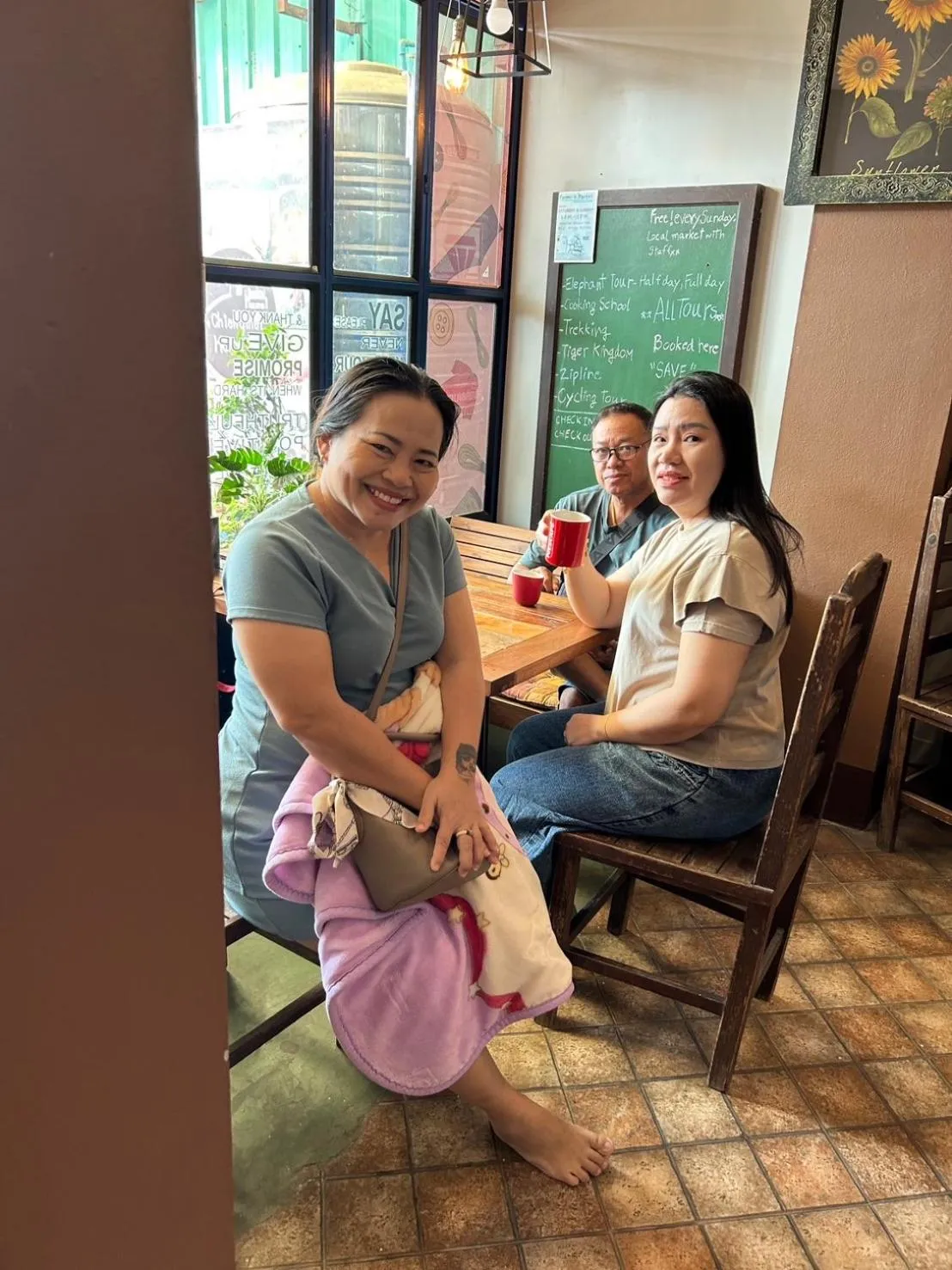 Restaurant/places to eat in Chiangmai HomeTeL