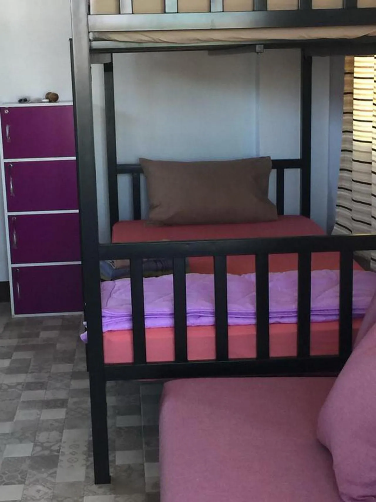 Photo of the whole room, Bed in Chiangmai HomeTeL