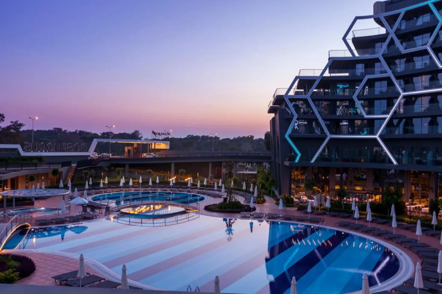 Property building, Swimming Pool in Bosphorus Sorgun Hotel