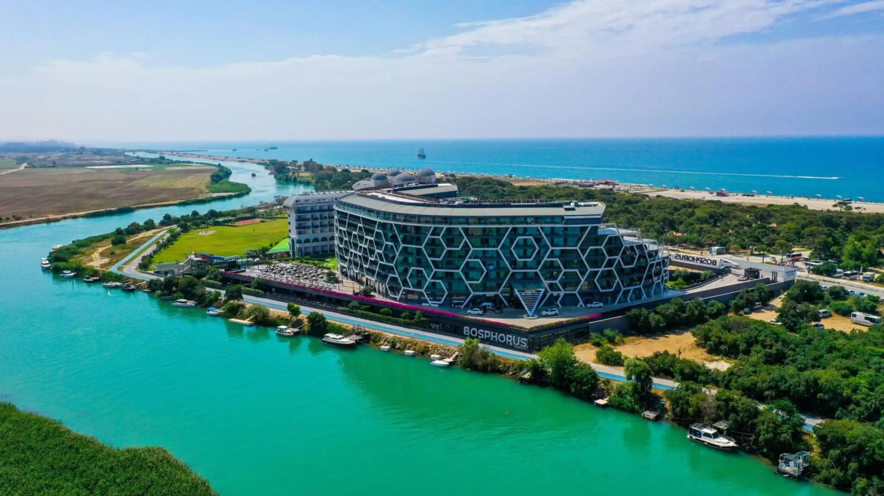 Property building in Bosphorus Sorgun Hotel - Ultra All Inclusive Property building in Bosphorus Sorgun Hotel - Ultra All Inclusive