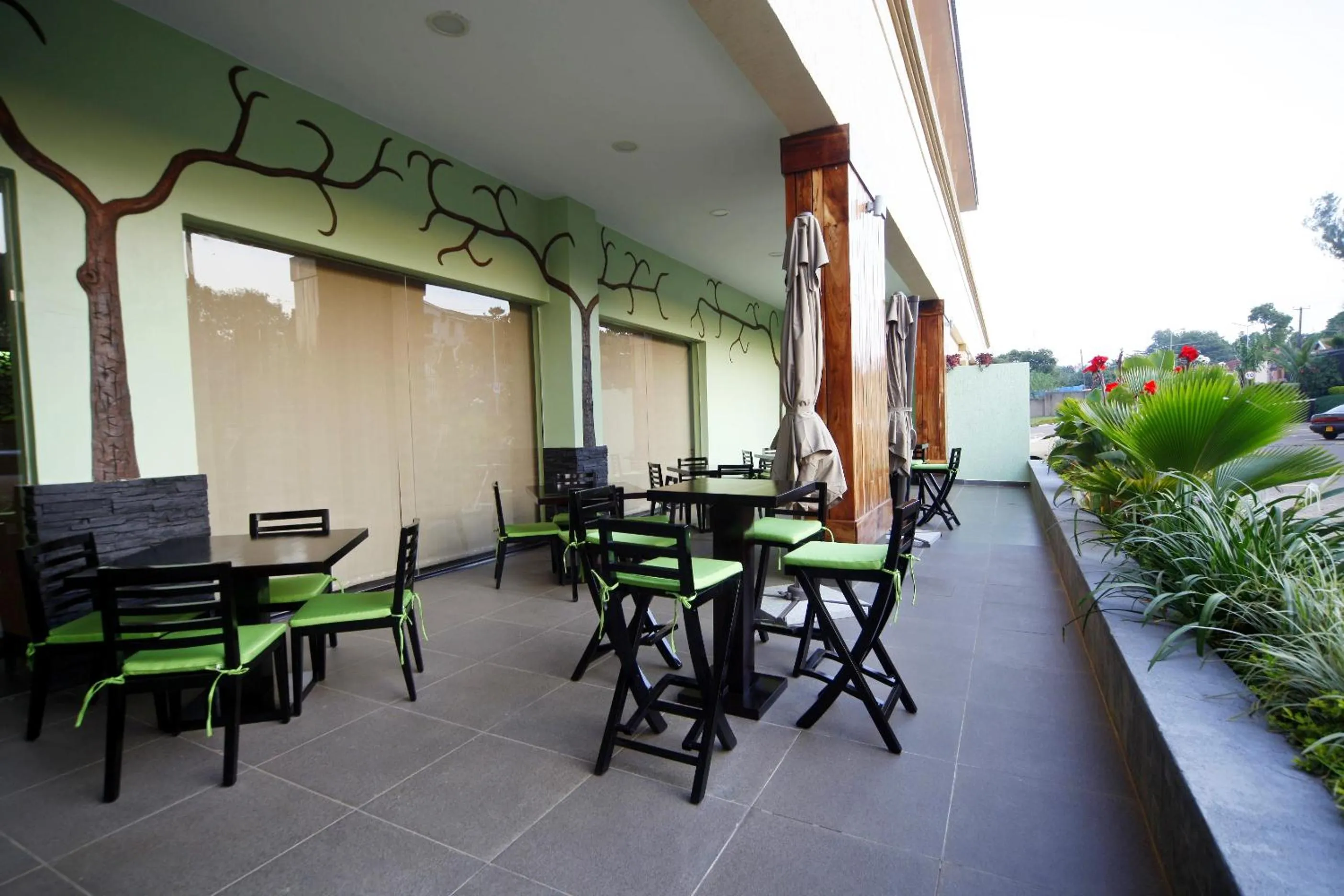 Patio in Best Western Premier Garden Hotel Entebbe