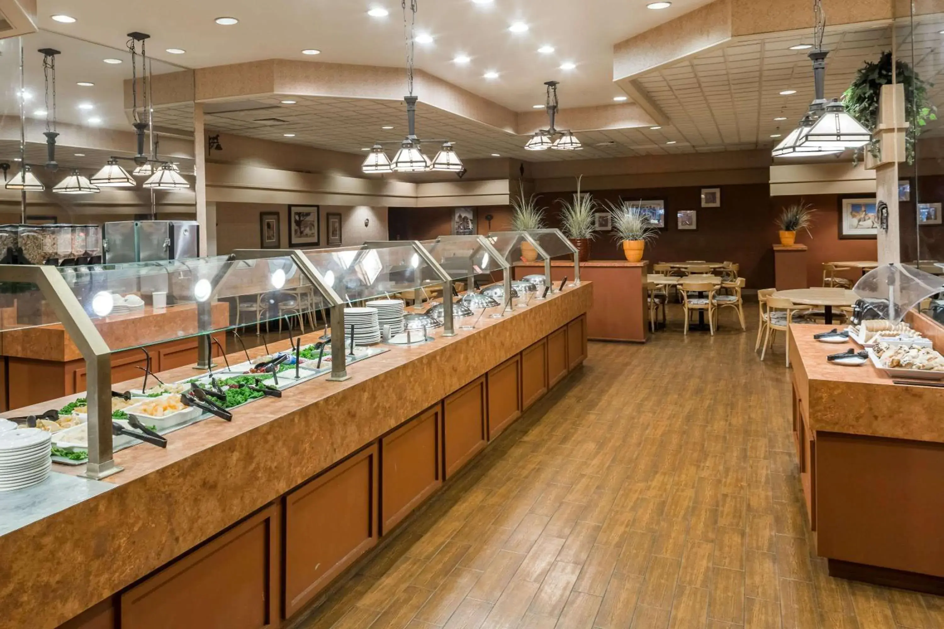 Restaurant/places to eat in Ramada by Wyndham Kissimmee Gateway - Free Theme Park Shuttle Restaurant/places to eat in Ramada by Wyndham Kissimmee Gateway - Free Theme Park Shuttle