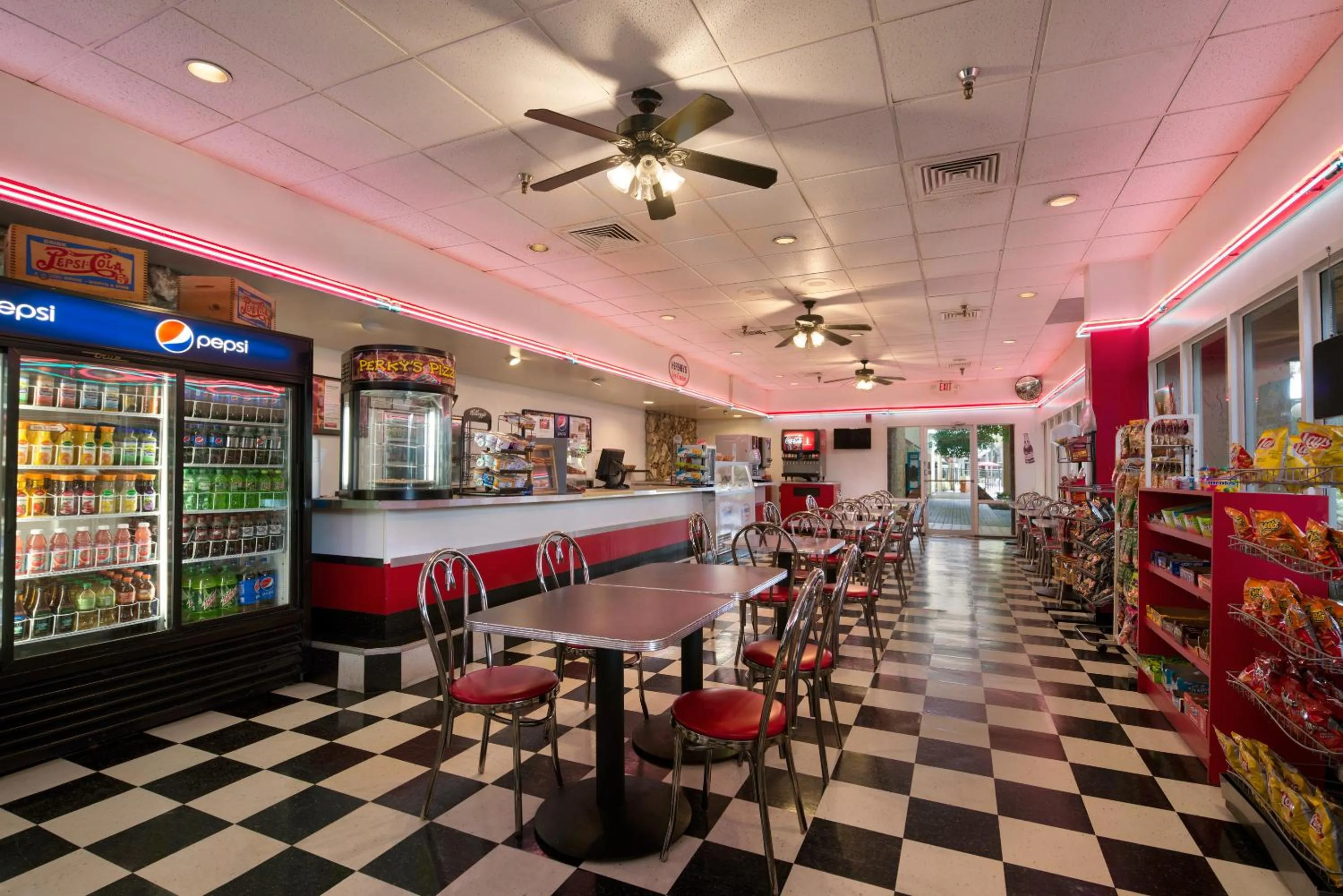 Restaurant/places to eat in Ramada by Wyndham Kissimmee Gateway - Free Theme Park Shuttle