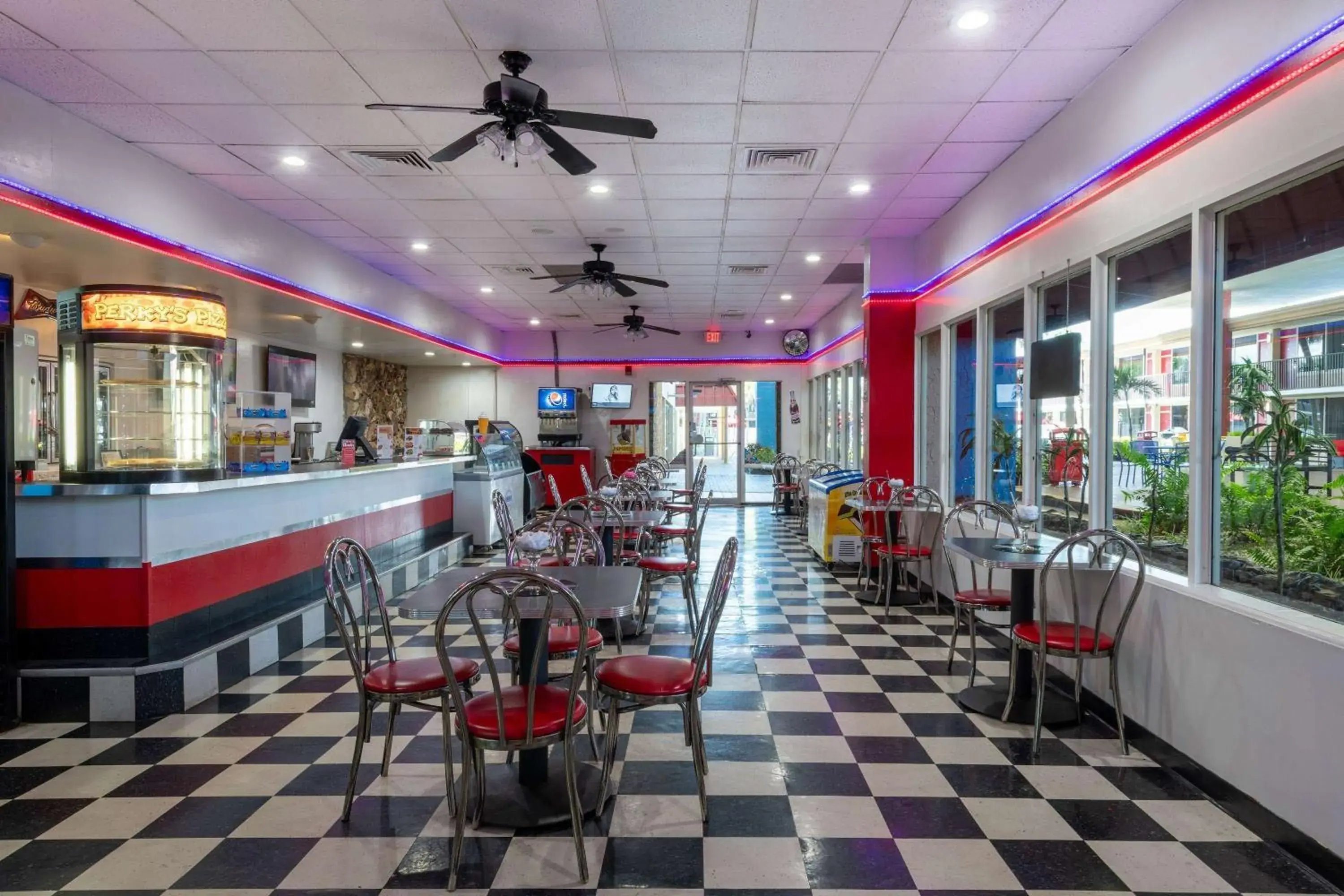 Restaurant/places to eat in Ramada by Wyndham Kissimmee Gateway - Free Theme Park Shuttle Restaurant/places to eat in Ramada by Wyndham Kissimmee Gateway - Free Theme Park Shuttle