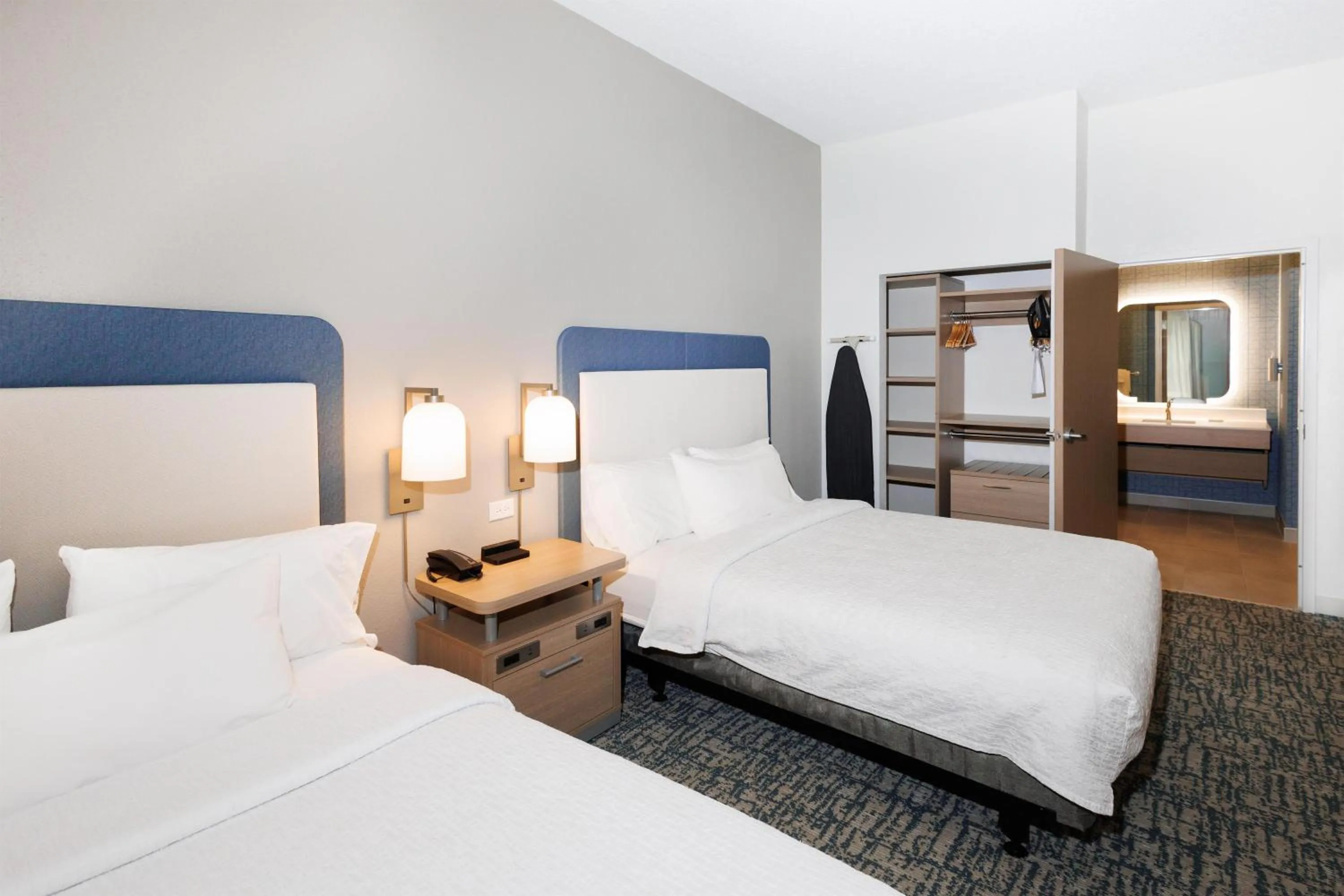 Bed in Homewood Suites by Hilton Rochester - Victor