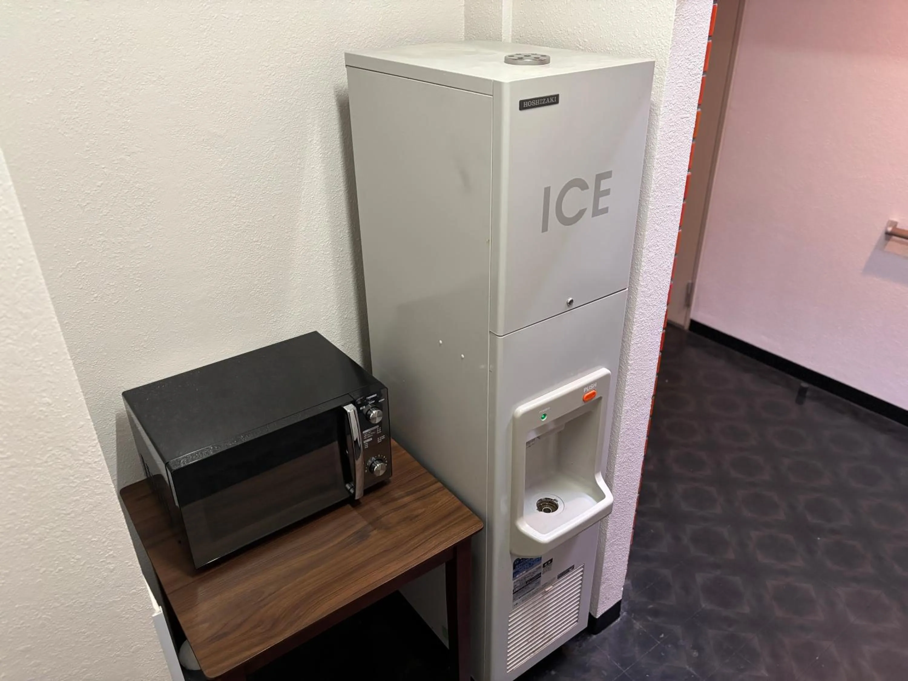 oven in Hotel Cerezo