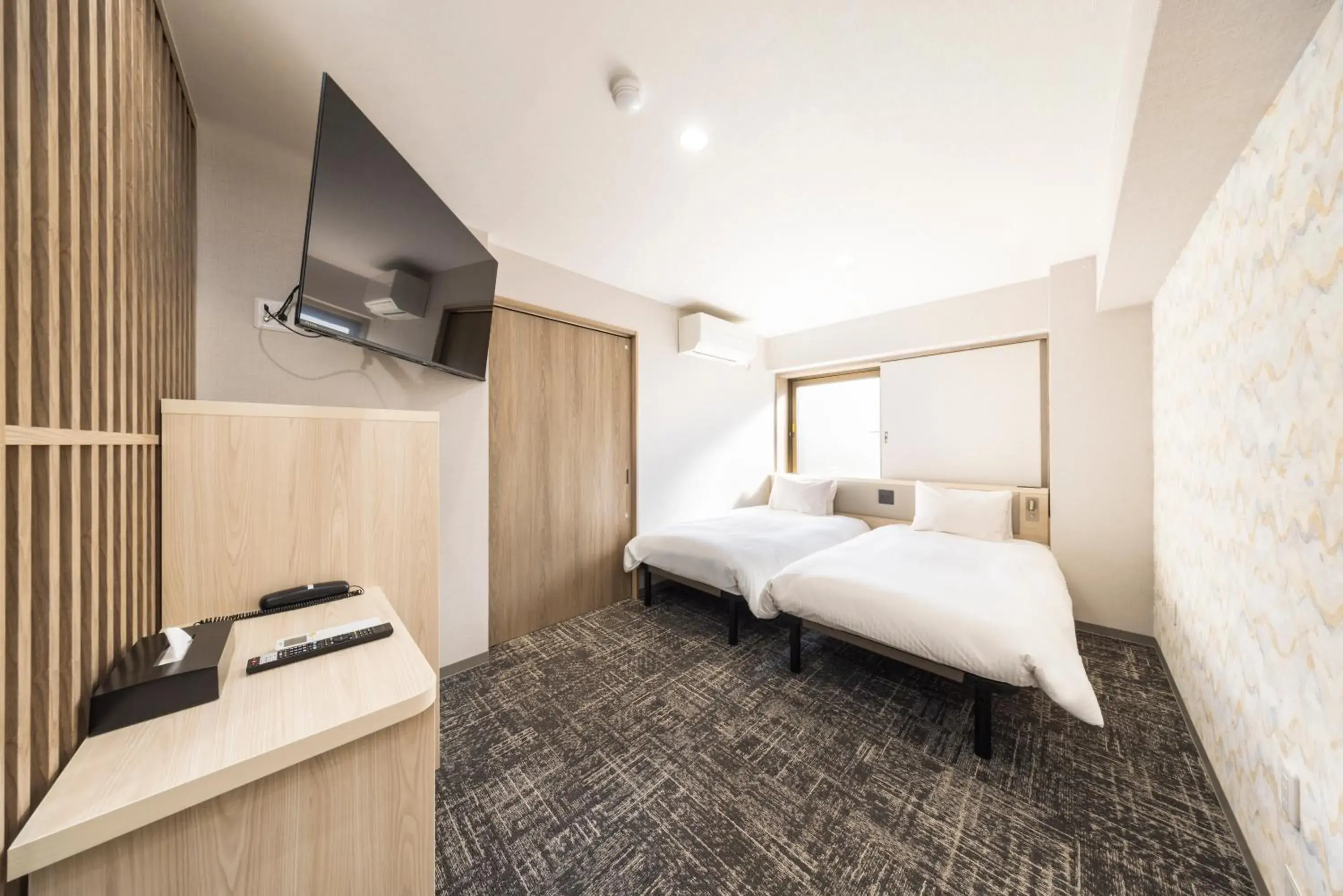 Superior Twin Room in Hotel Cerezo Superior Twin Room in Hotel Cerezo