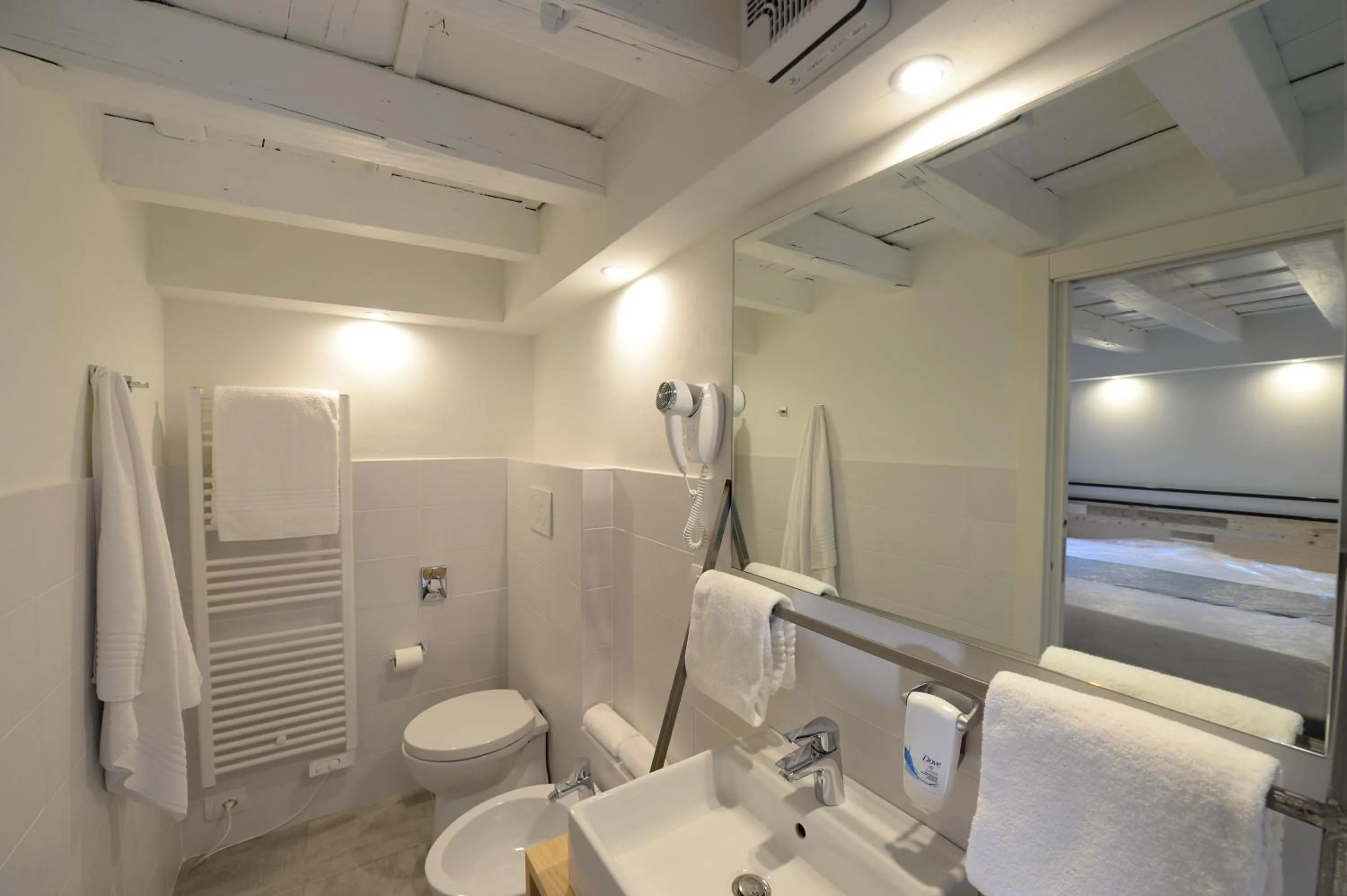 Bathroom in Piano Tre