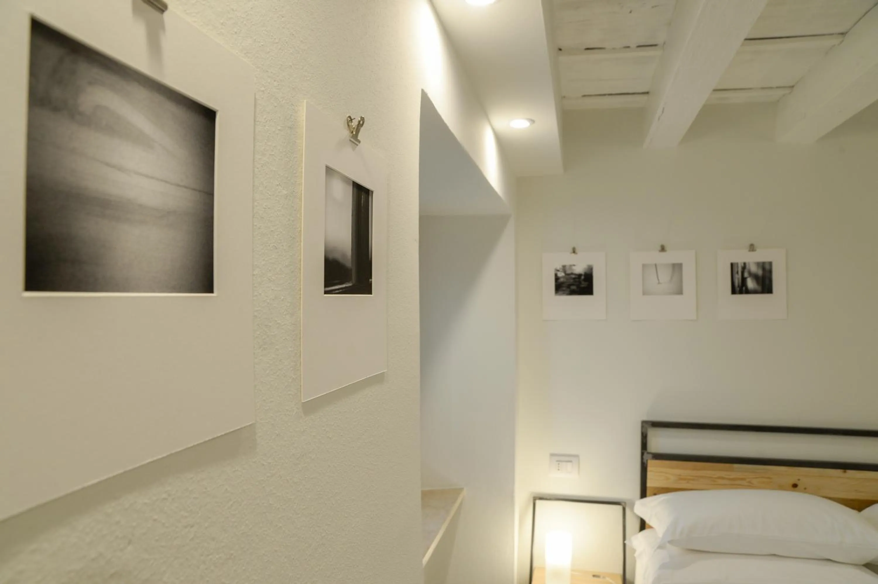 Decorative detail, Bed in Piano Tre