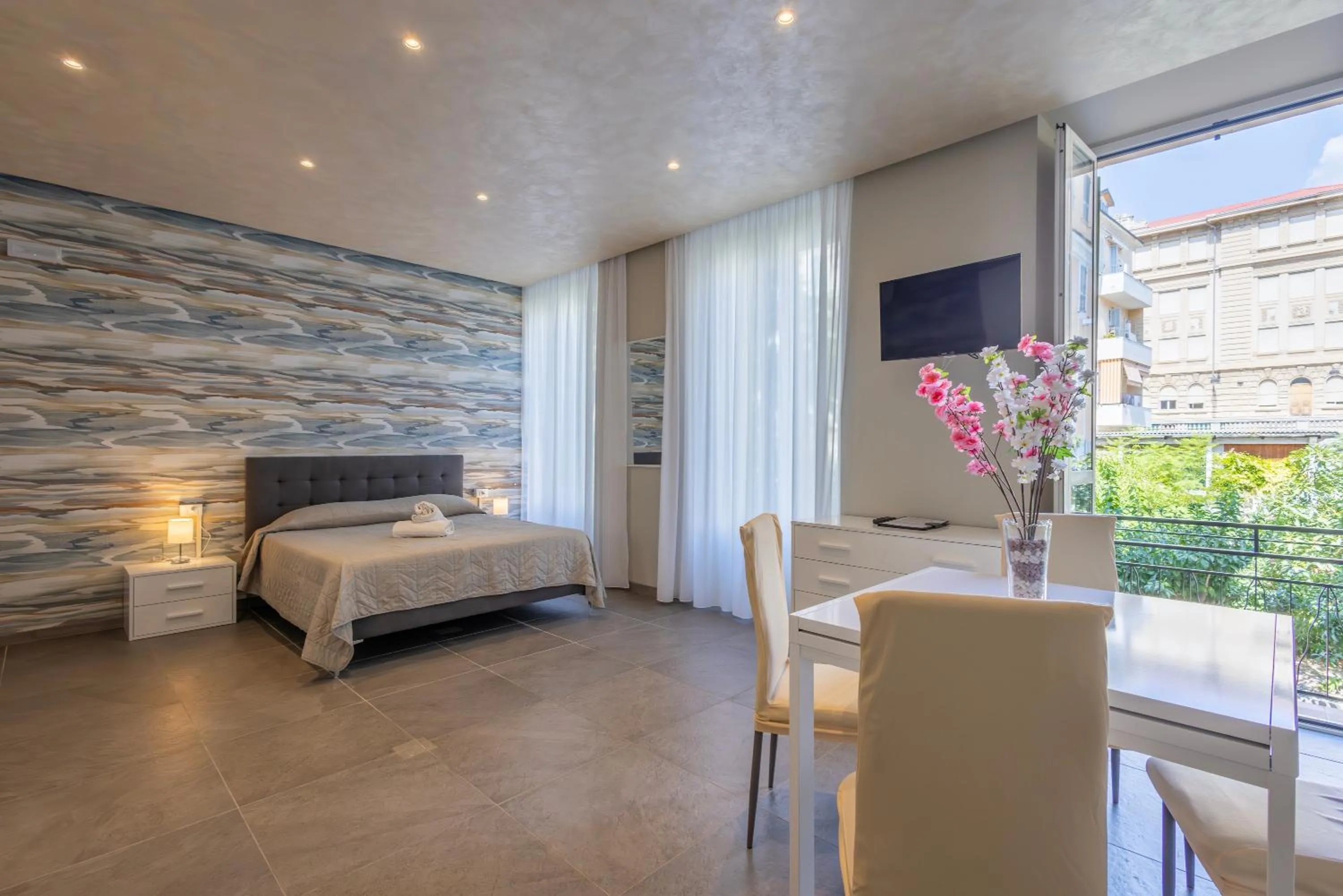 Bed in Hotel Alexander & Spa