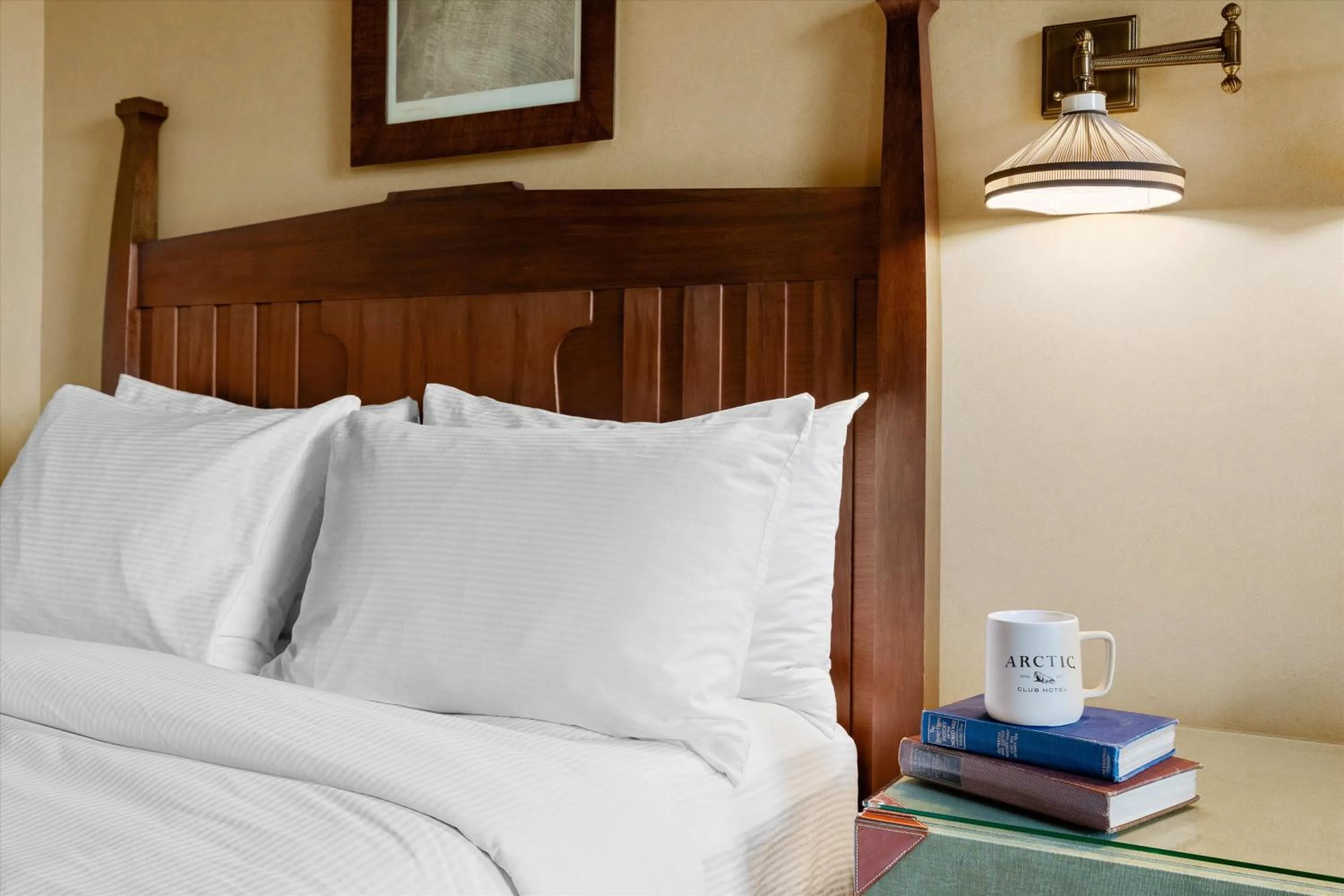 Bedroom, Bed in Arctic Club Hotel