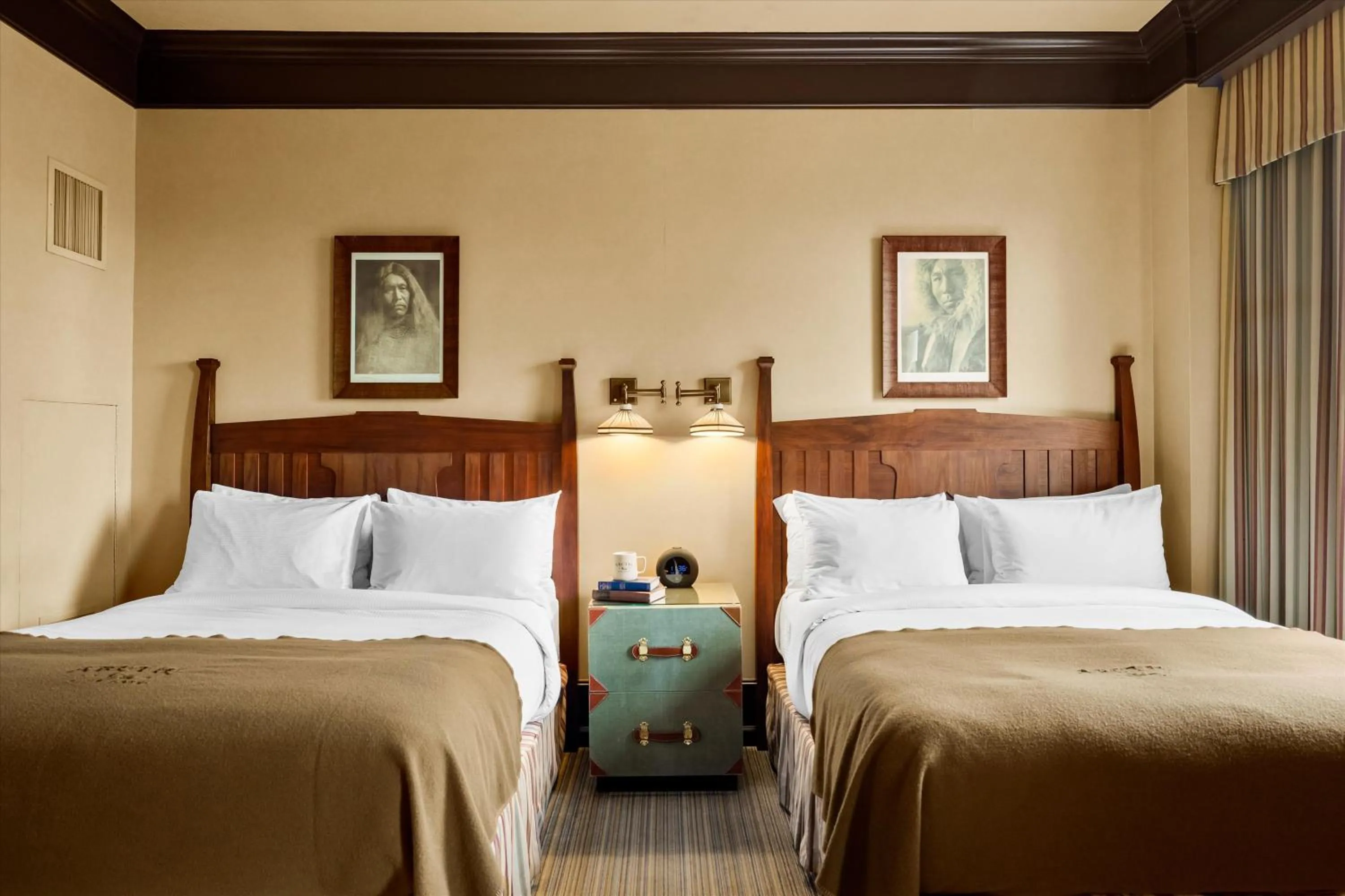 Bedroom, Bed in Arctic Club Hotel