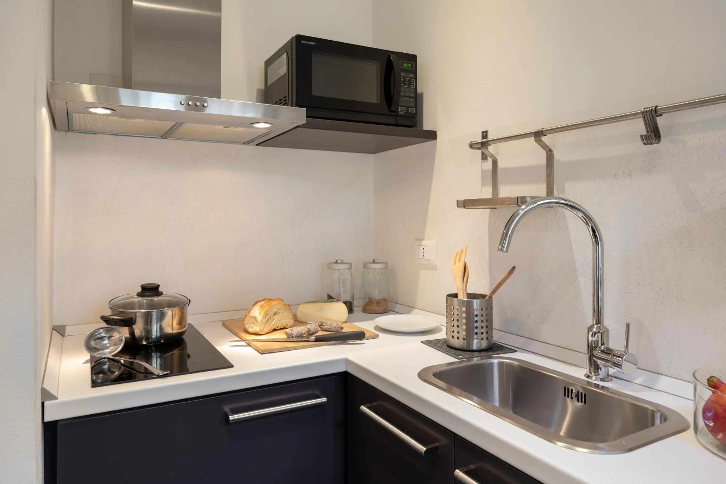 Kitchen or kitchenette in Novella Goldoni Suite-by Florence Concierge