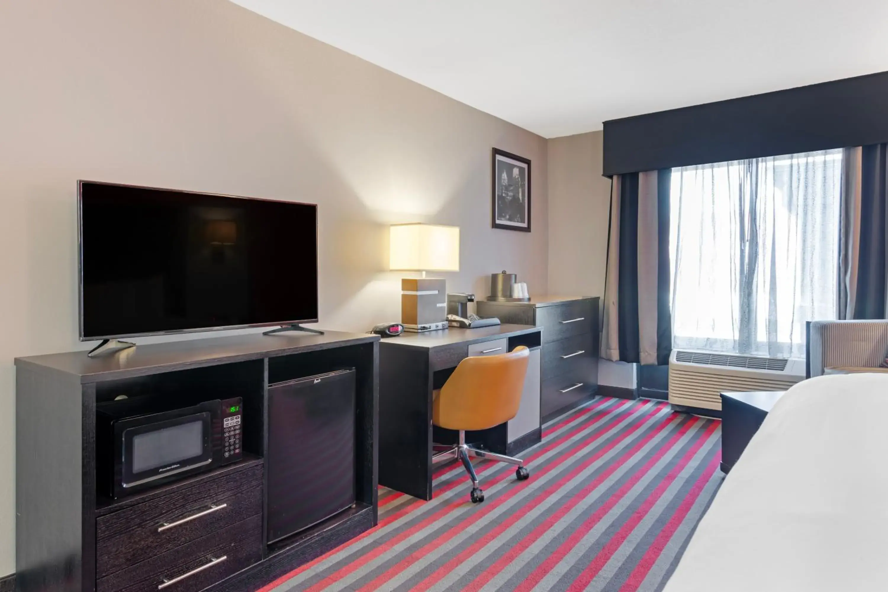 King Room - Non-Smoking in Comfort Inn & Suites Carrollton King Room - Non-Smoking in Comfort Inn & Suites Carrollton