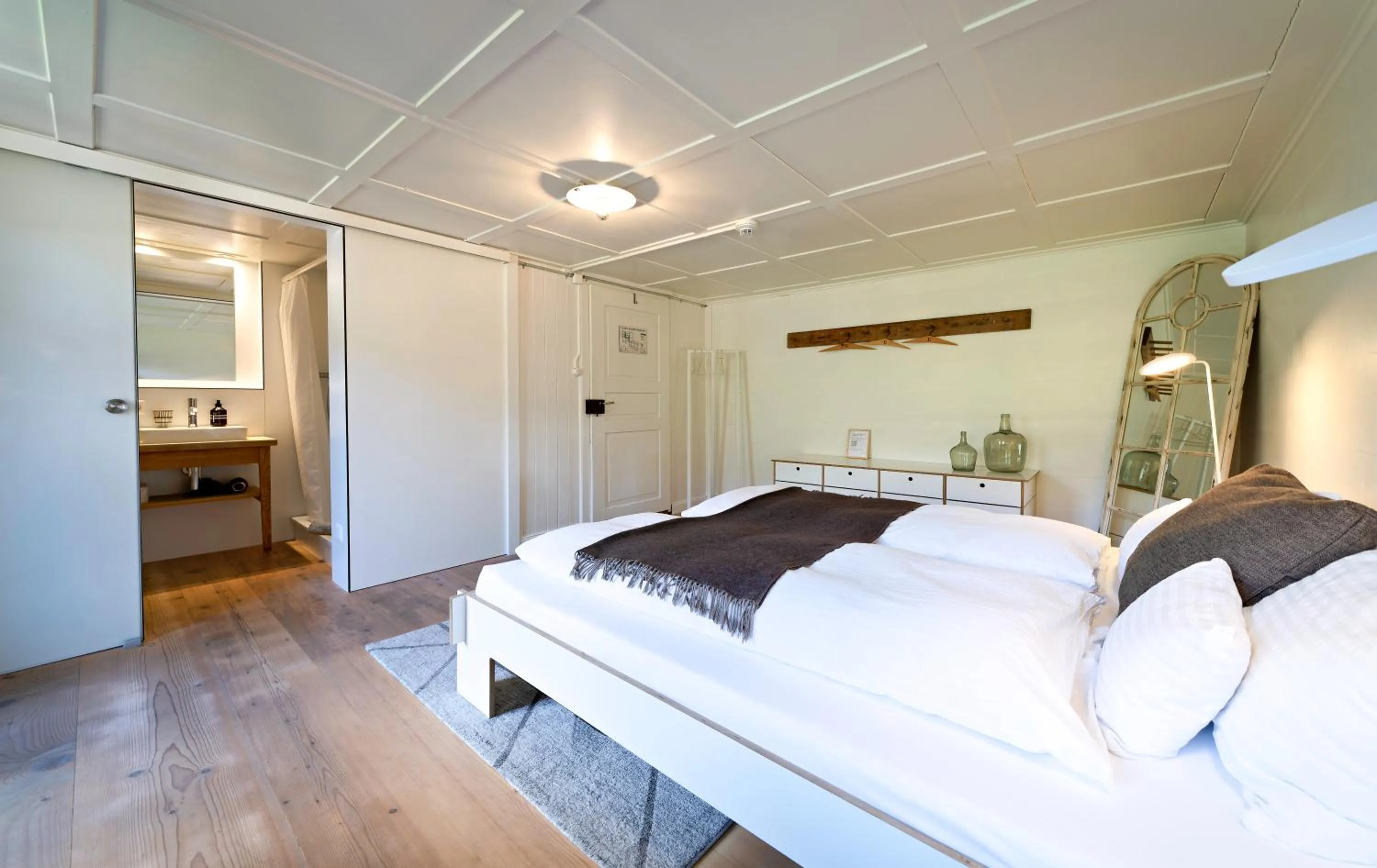 Bed in Lenk Lodge - Boutique & Design Hotel und Apartements