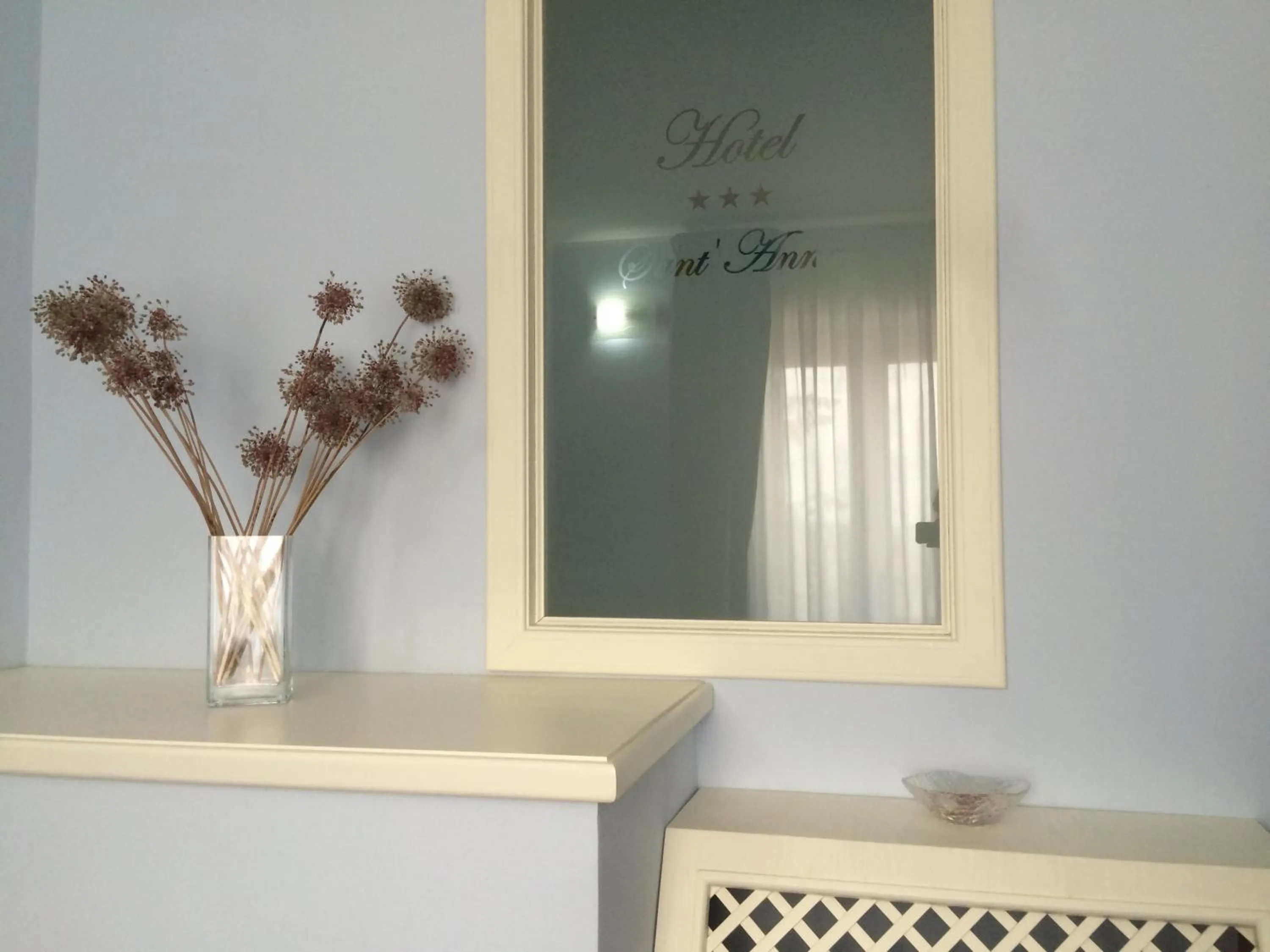 Communal lounge/ TV room in Hotel Sant'Anna