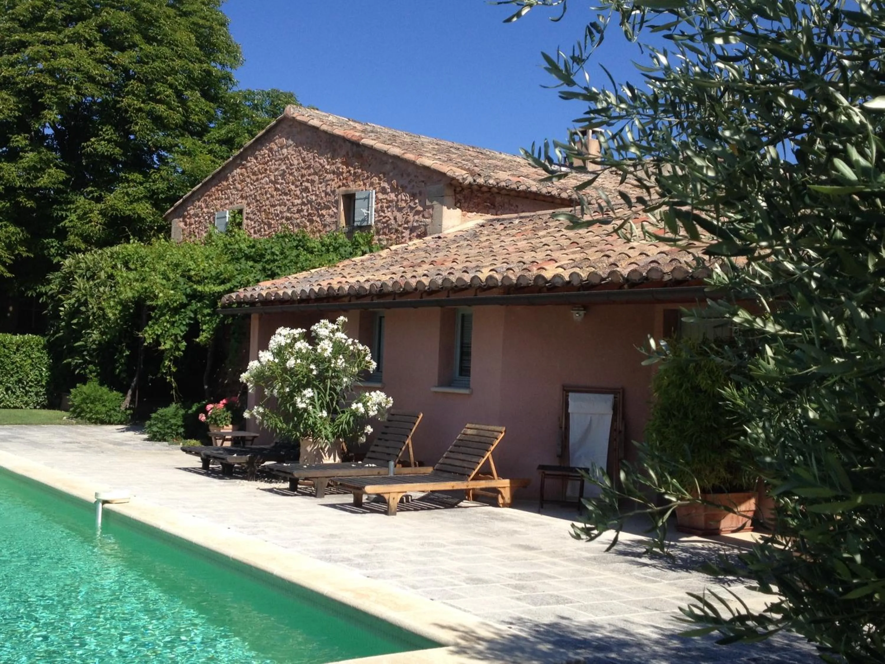Swimming pool in B&B La Badelle