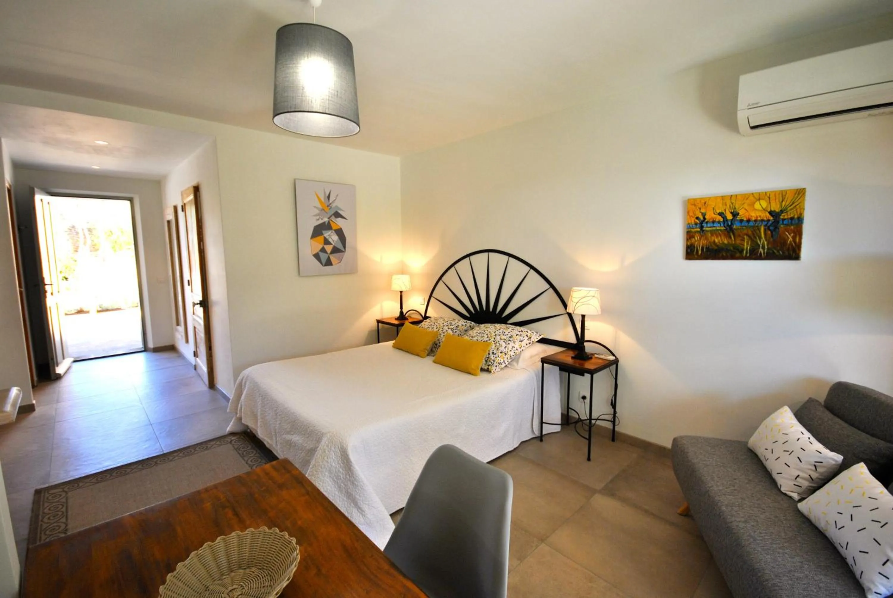 Photo of the whole room, Bed in B&B La Badelle