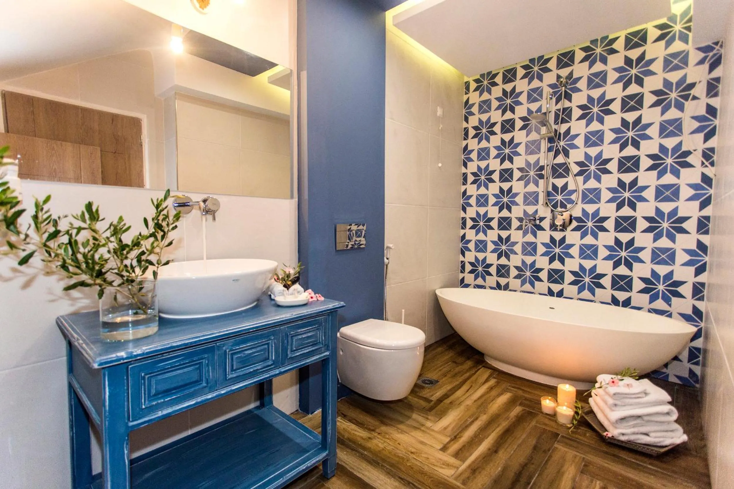Bathroom in Golden Bay Suites & Maisonettes