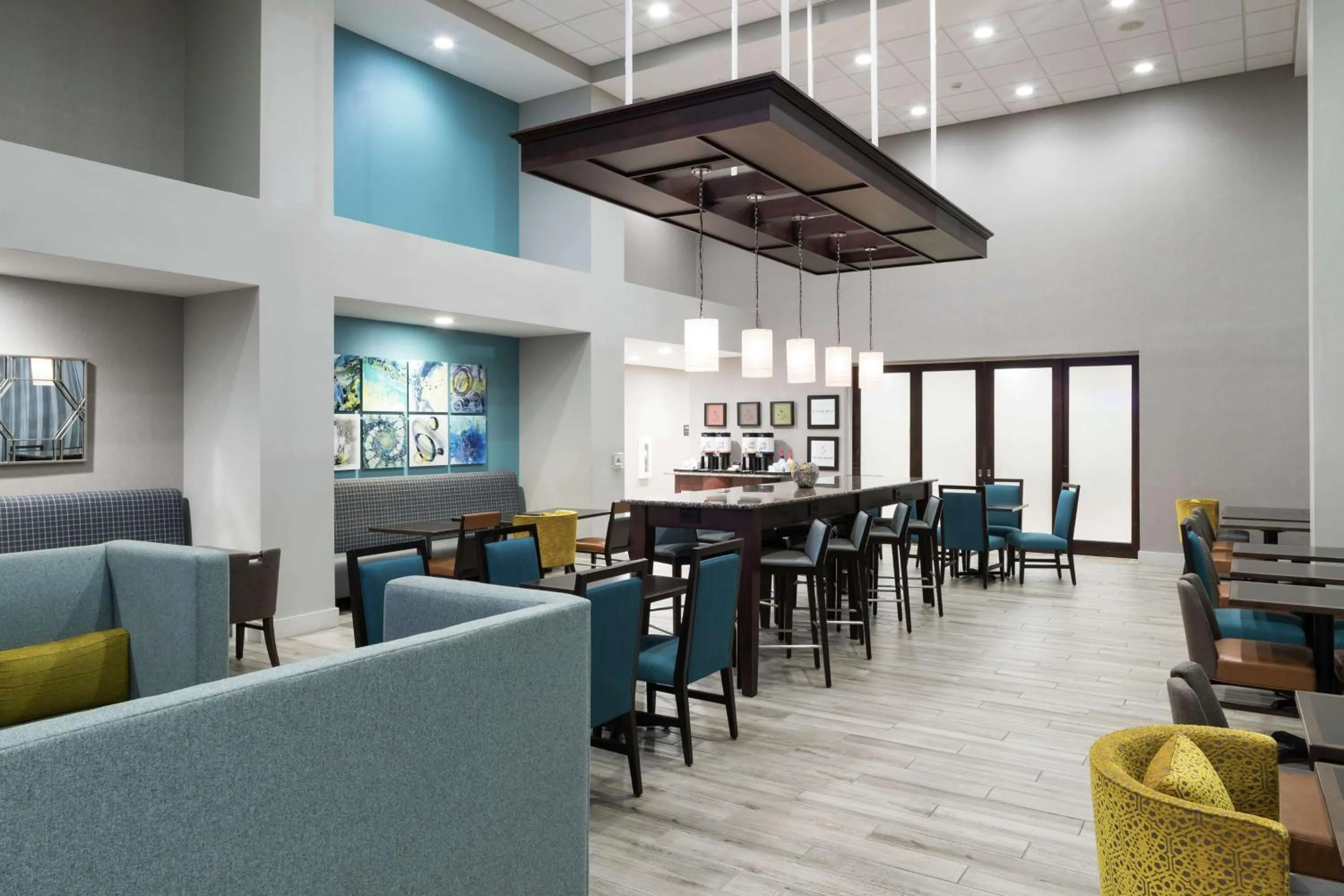 Dining area in Hampton Inn & Suites Panama City Beach-Pier Park Area