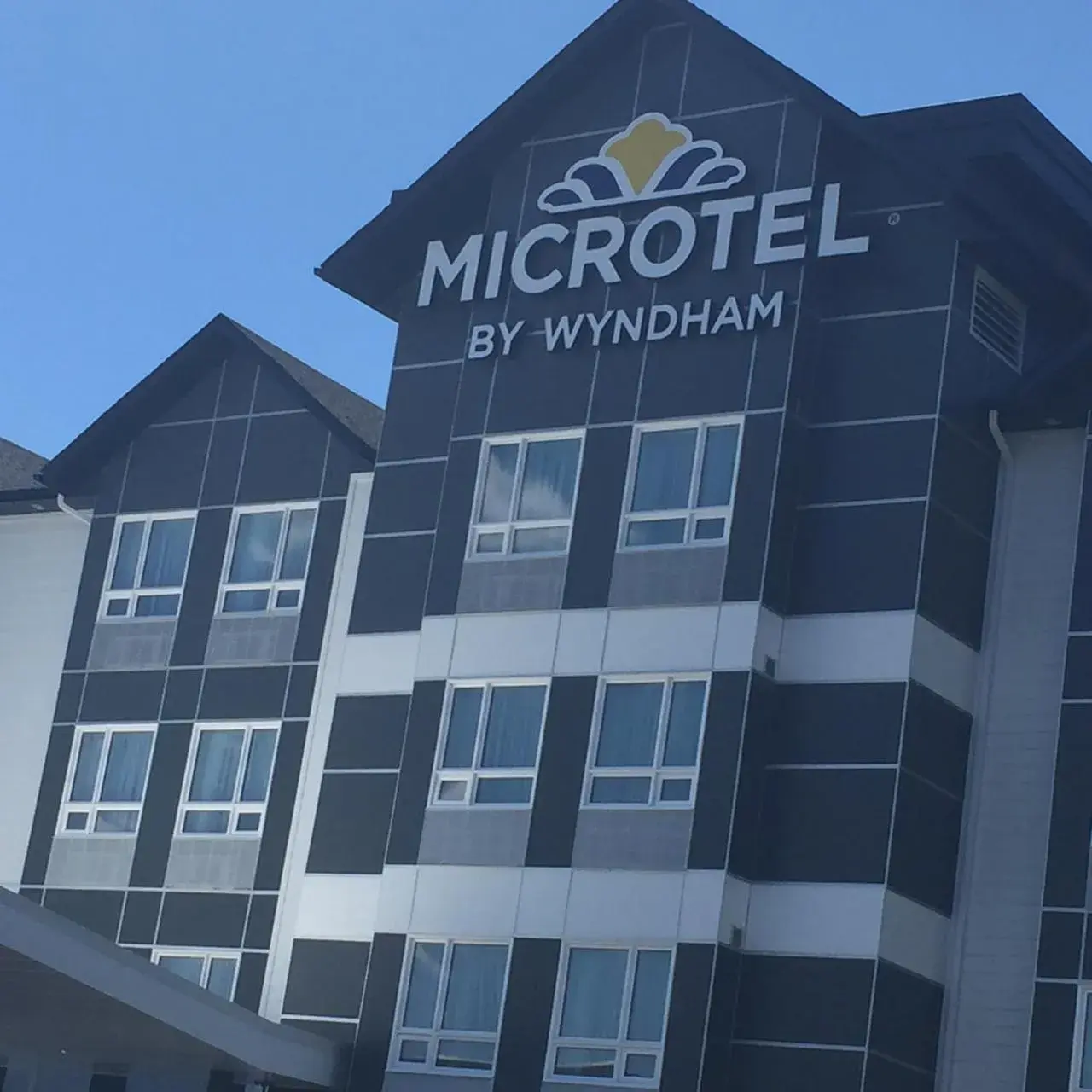 Property building in Microtel Inn & Suites by Wyndham Sudbury Property building in Microtel Inn & Suites by Wyndham Sudbury