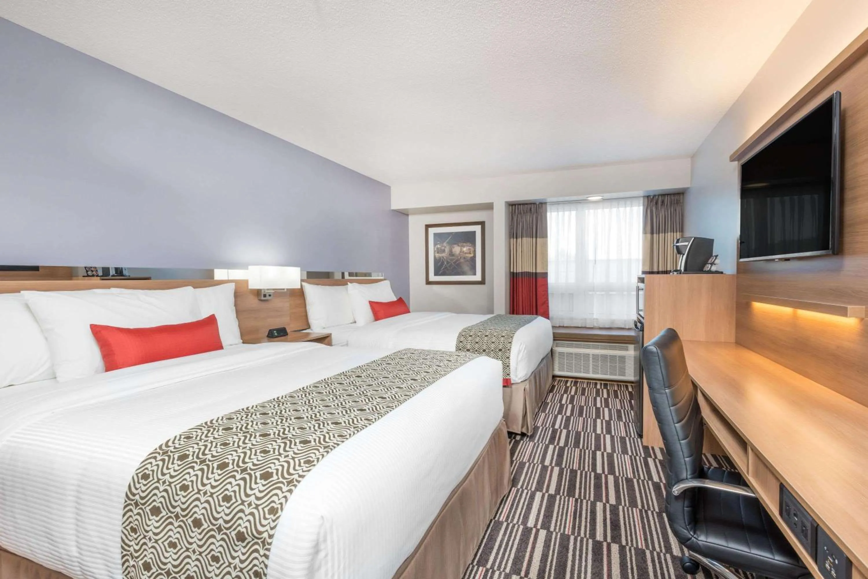 Photo of the whole room, Bed in Microtel Inn & Suites by Wyndham Sudbury