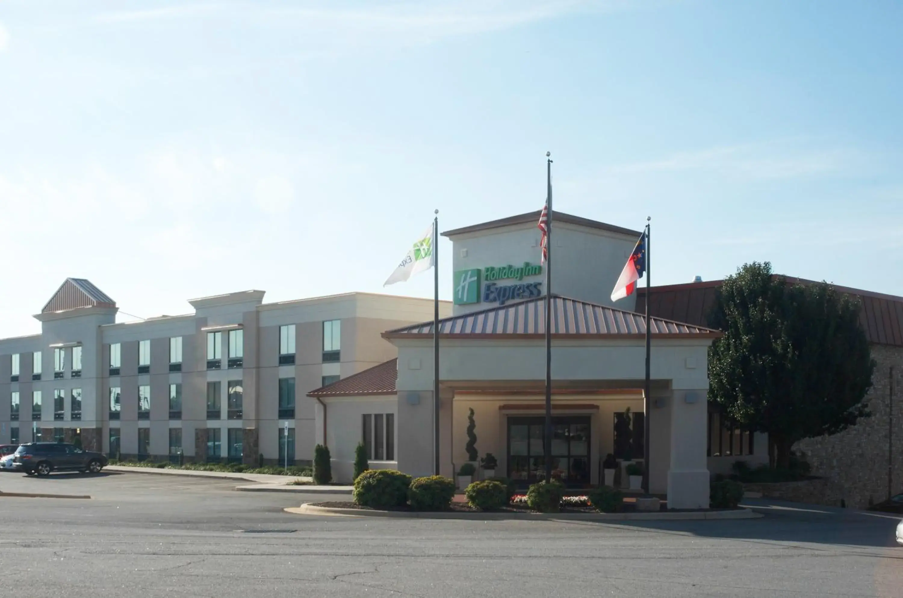 Property building in Holiday Inn Express Hickory - Hickory Mart by IHG Property building in Holiday Inn Express Hickory - Hickory Mart by IHG