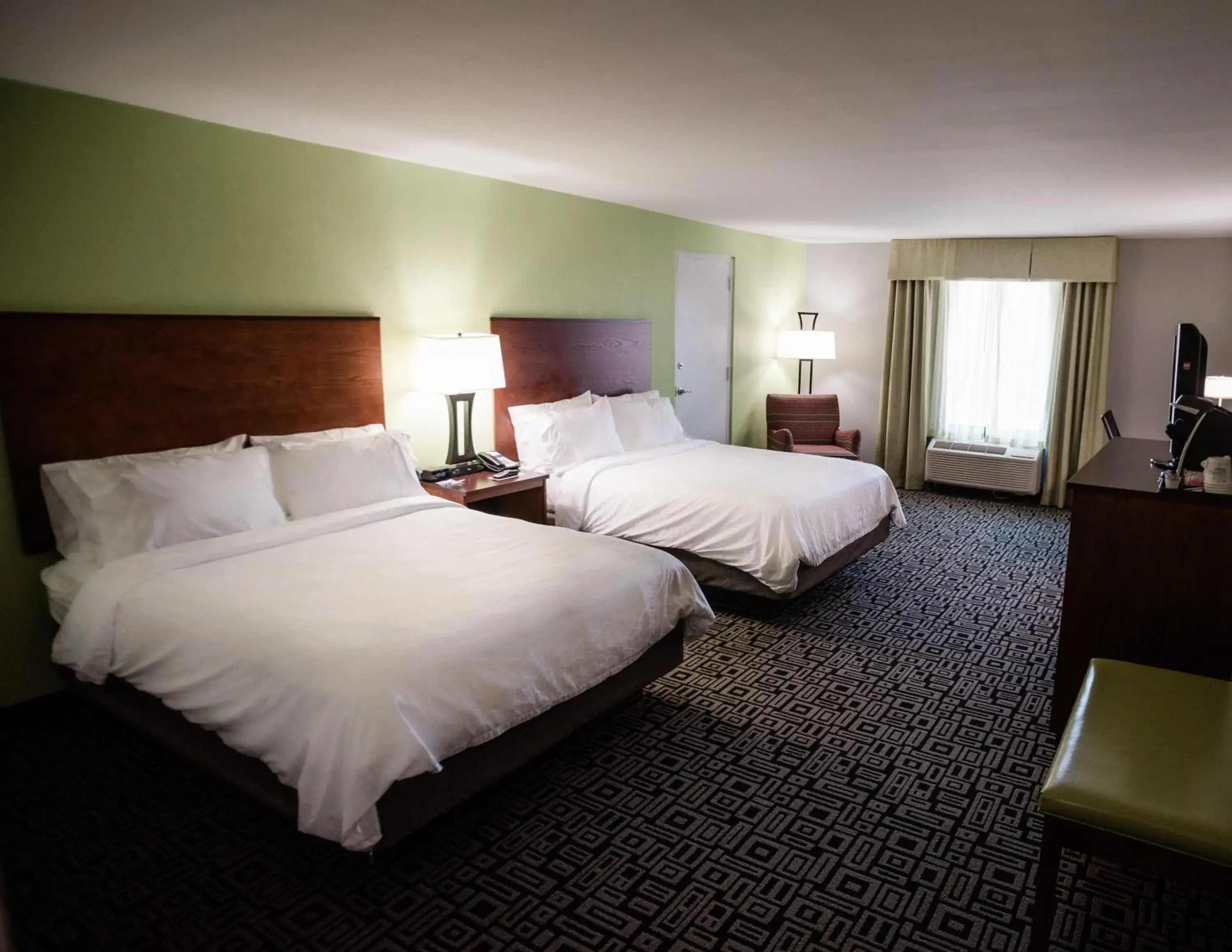 Standard Queen Room with Two Queen Beds in Holiday Inn Express Hickory - Hickory Mart by IHG Standard Queen Room with Two Queen Beds in Holiday Inn Express Hickory - Hickory Mart by IHG