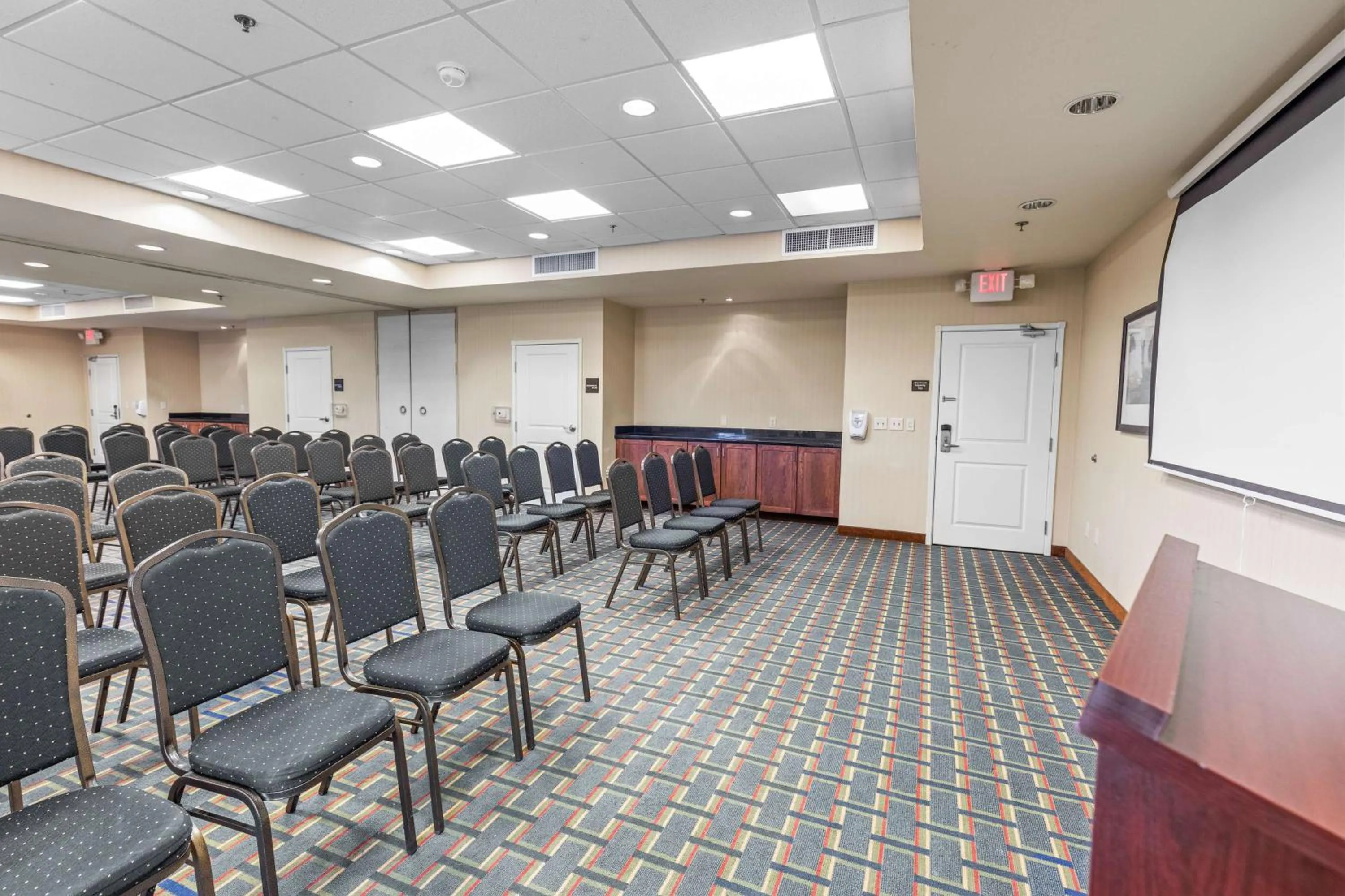 Meeting/conference room in Hampton Inn Denver Northeast-Brighton