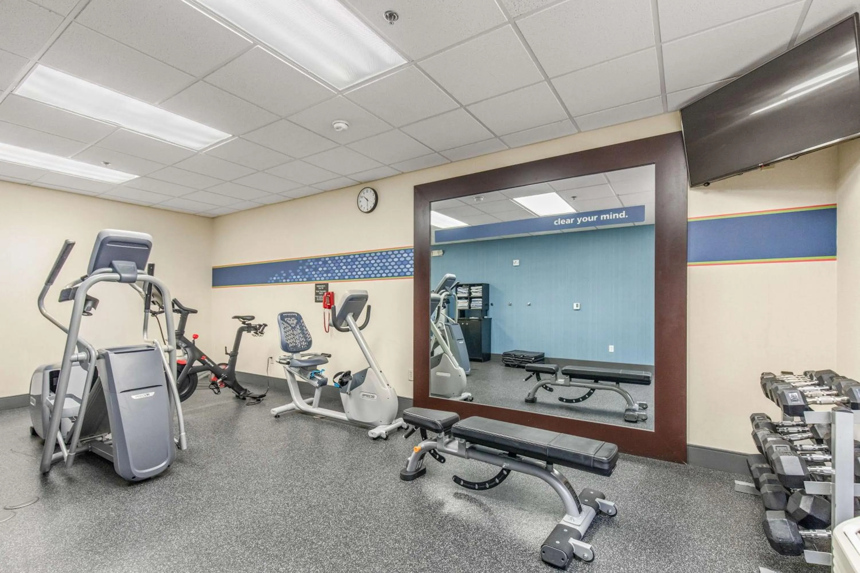 Fitness centre/facilities in Hampton Inn Denver Northeast-Brighton