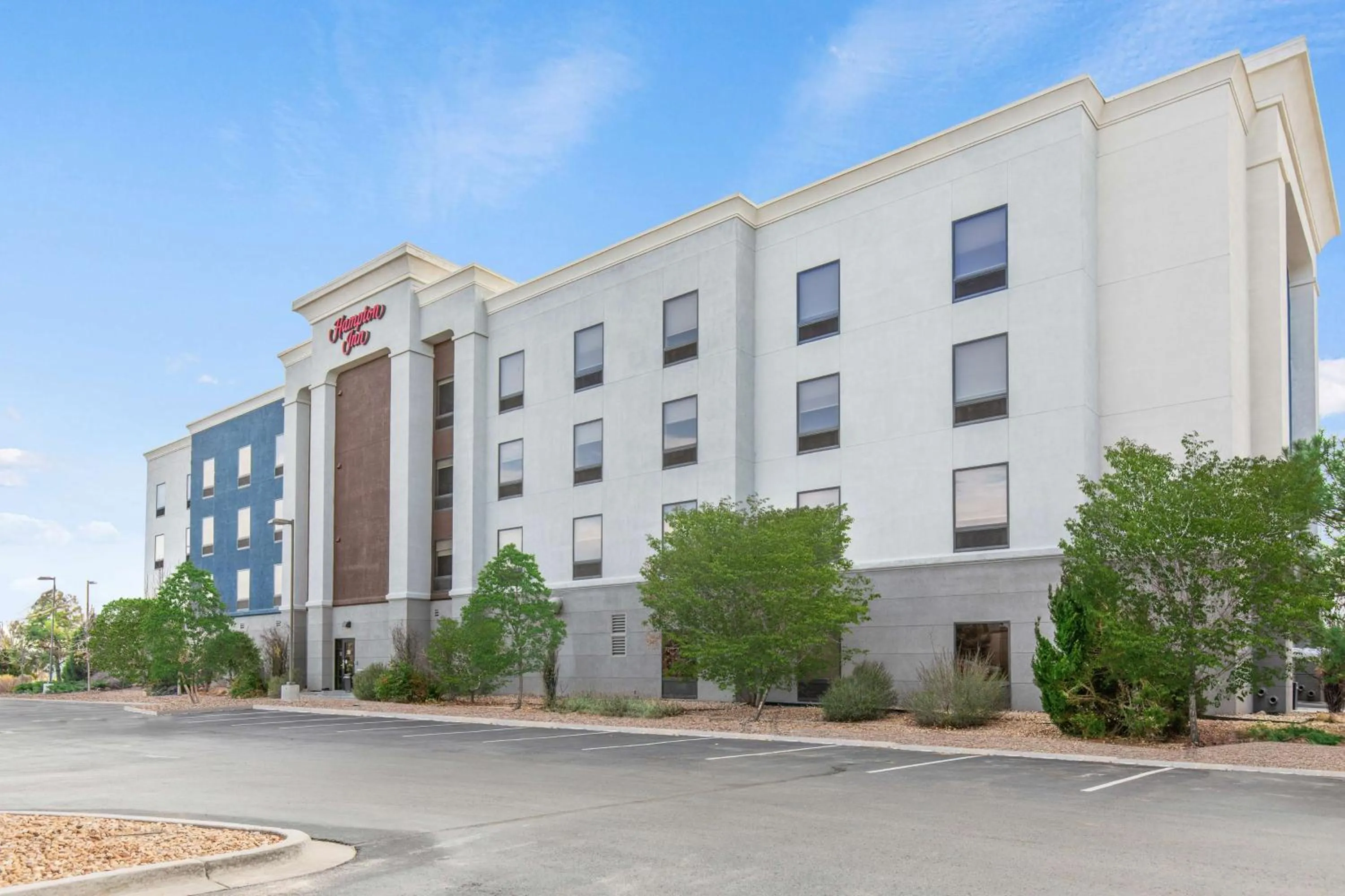 Property building in Hampton Inn Denver Northeast-Brighton