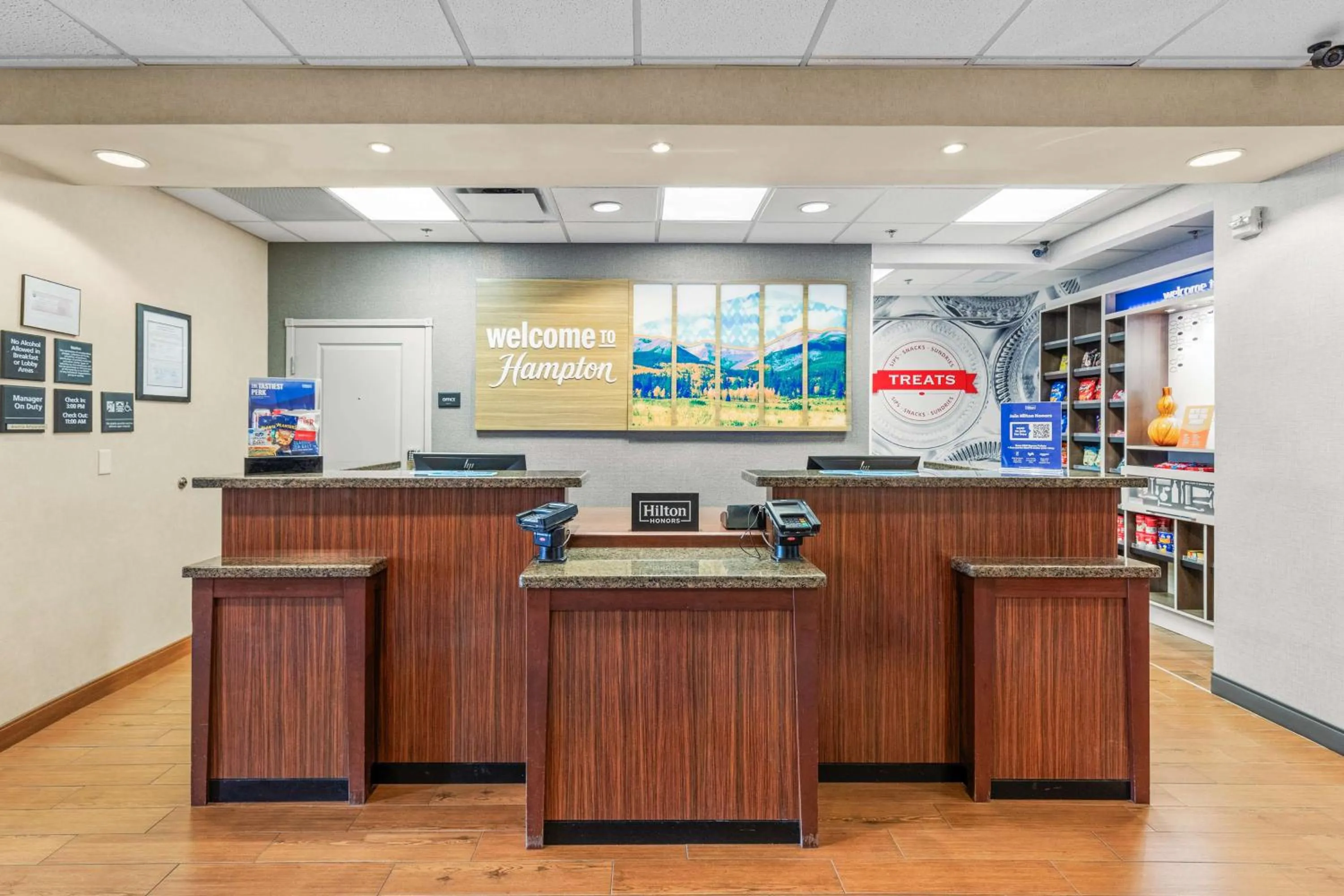Lobby or reception in Hampton Inn Denver Northeast-Brighton
