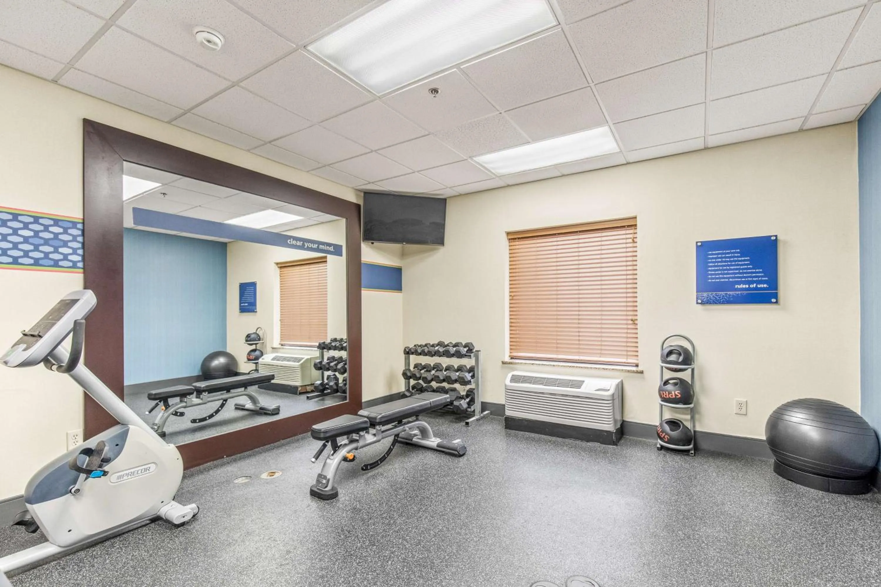 Fitness centre/facilities in Hampton Inn Denver Northeast-Brighton