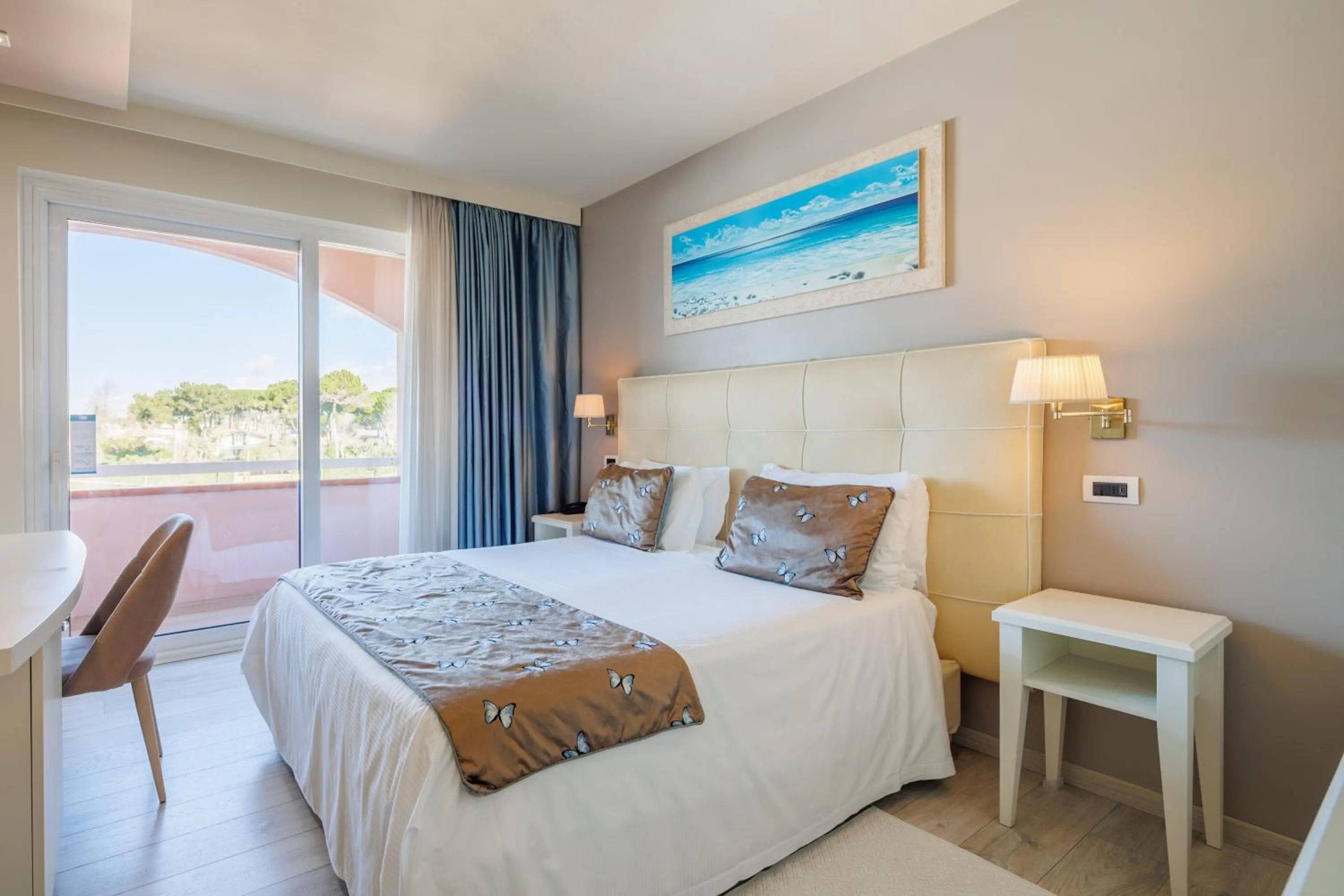 Bed in Hotel Eden