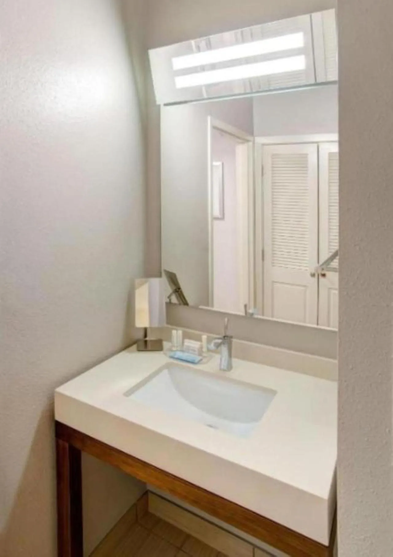 Bathroom in Courtyard by Marriott Columbia Northeast/Fort Jackson Area