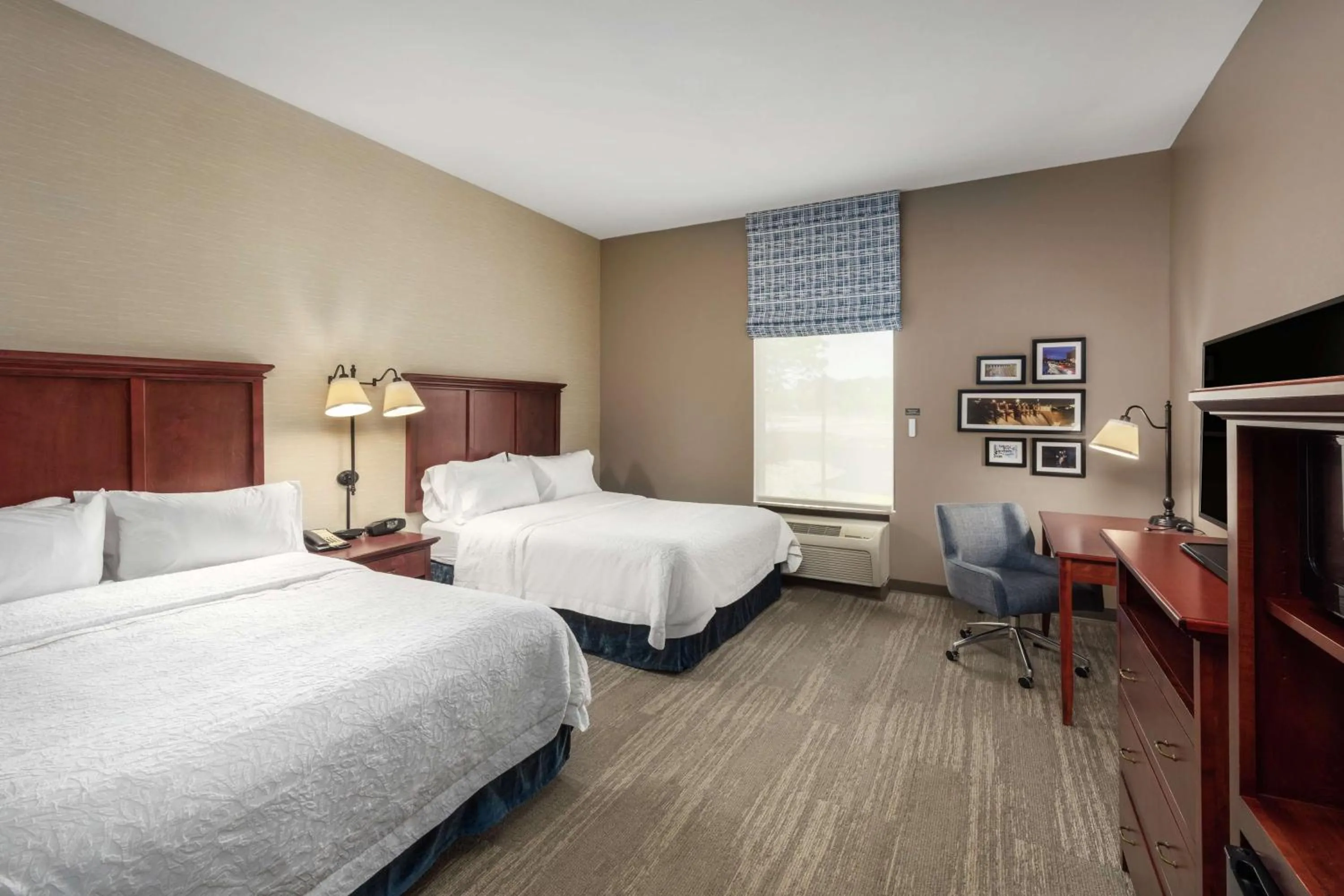 Bedroom, Bed in Hampton Inn Branson - Branson Hills