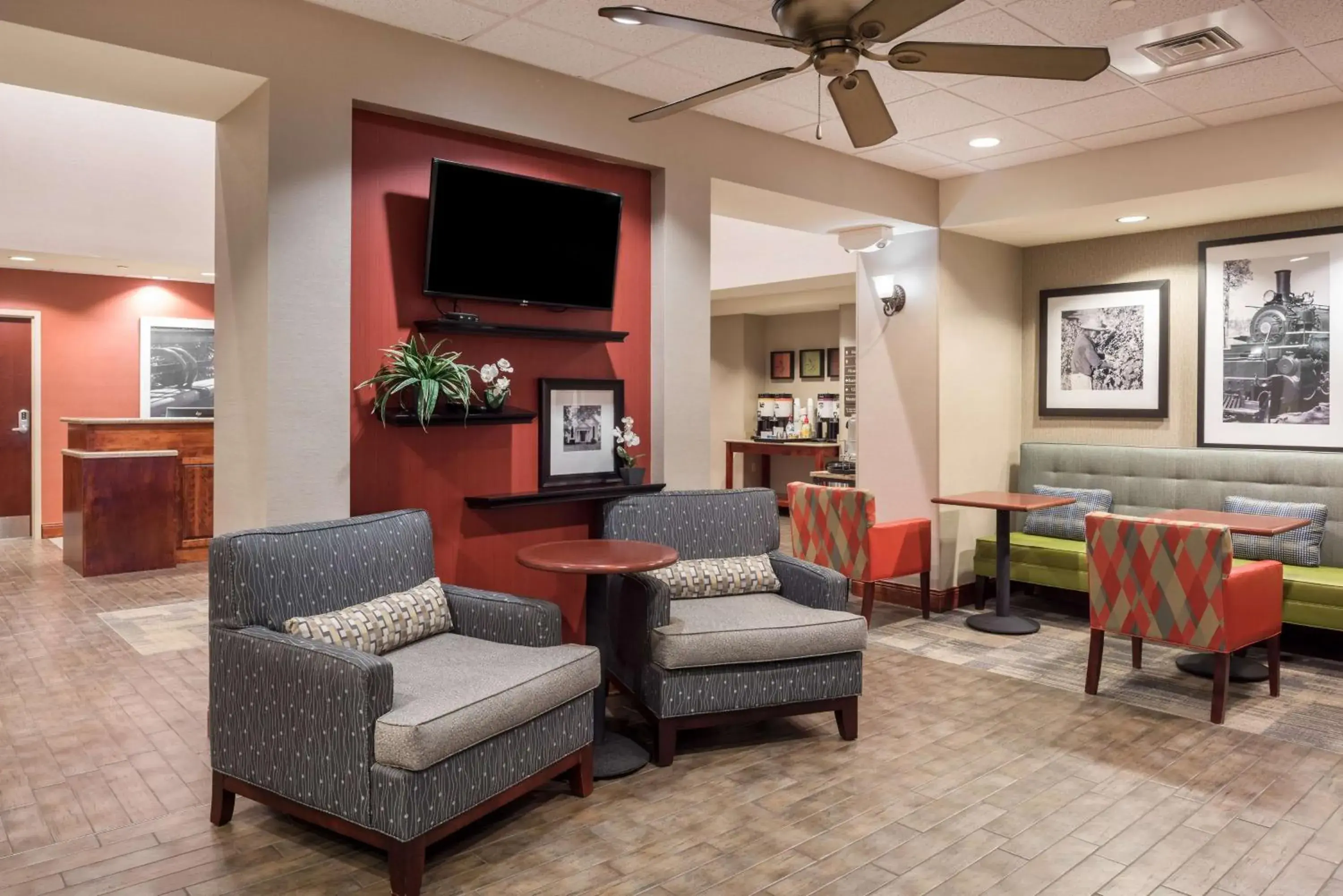 Lobby or reception in Hampton Inn Branson - Branson Hills Lobby or reception in Hampton Inn Branson - Branson Hills