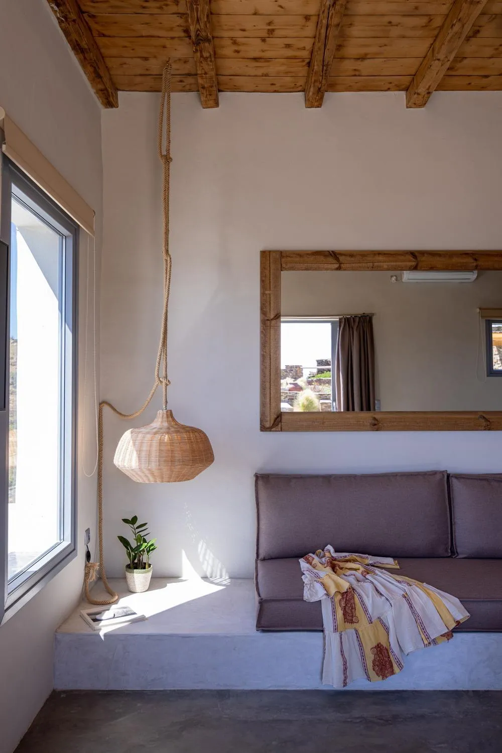 Bed in Kapsalos Villas