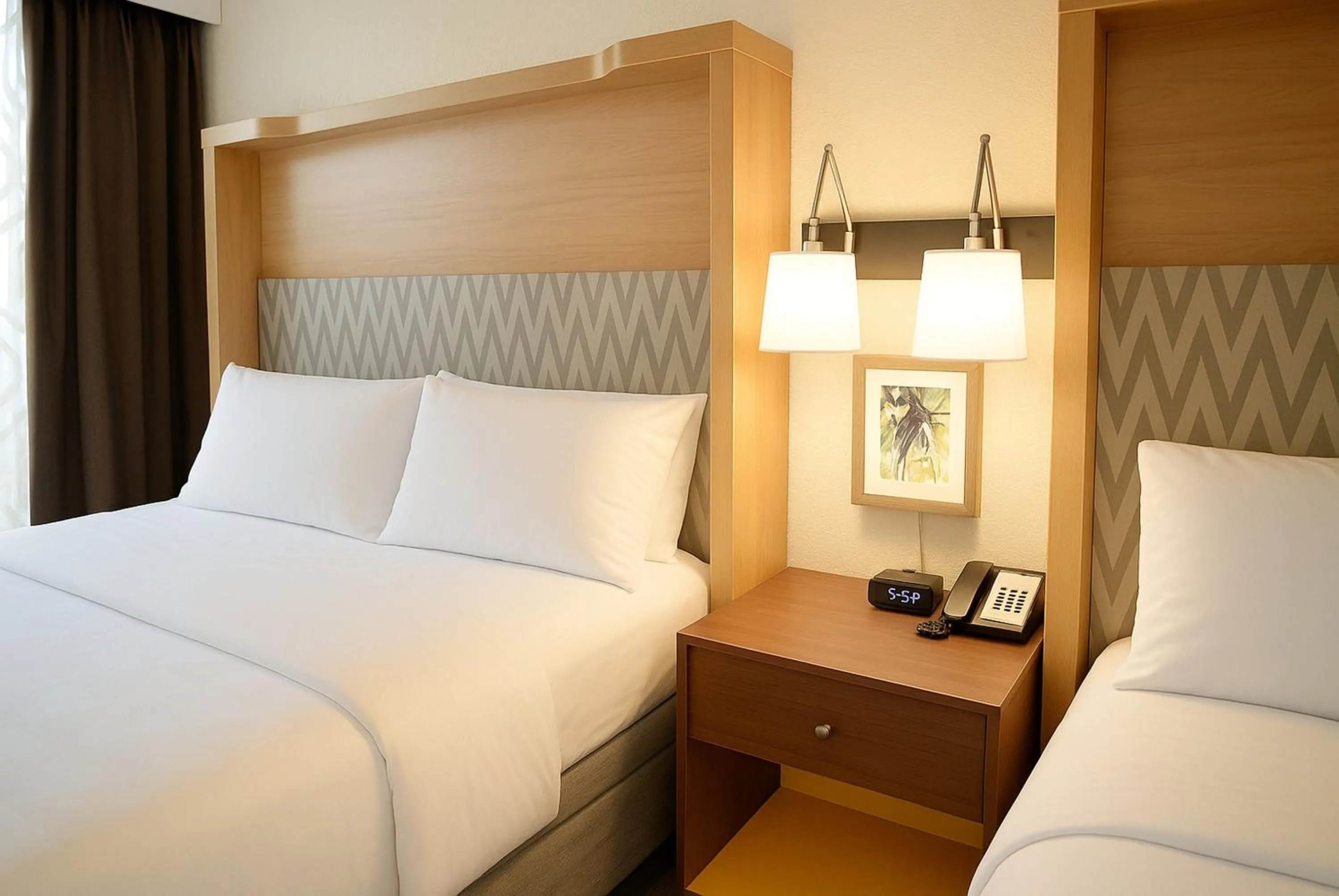 Photo of the whole room, Bed in Holiday Inn Portland- I-5 S Wilsonville by IHG