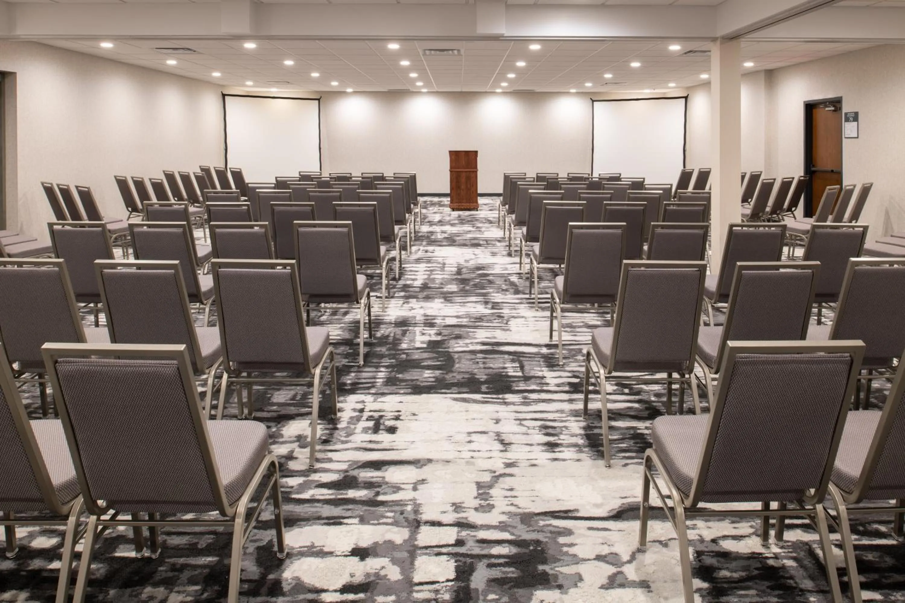 Meeting/conference room in Holiday Inn Portland- I-5 S Wilsonville by IHG