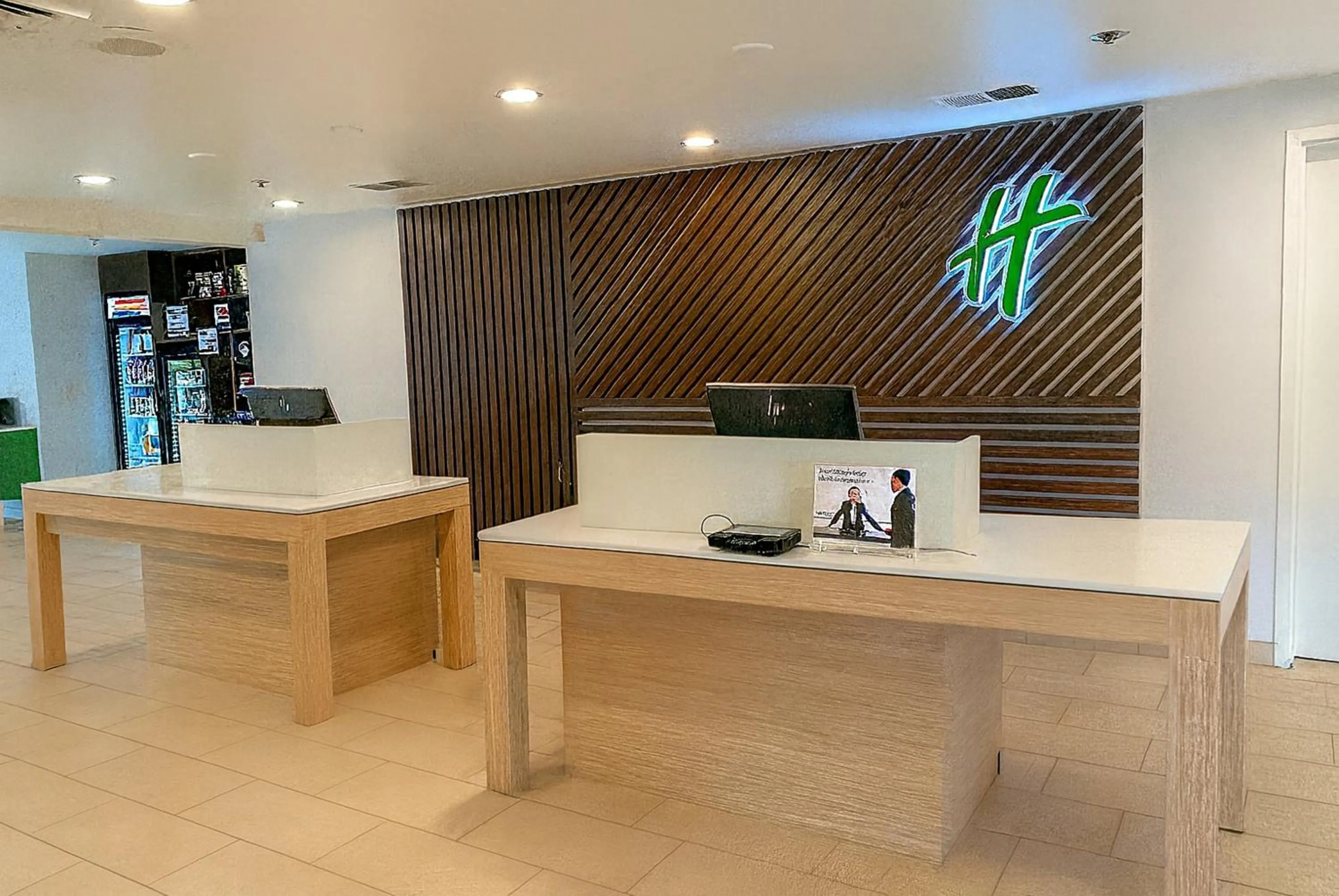 Property building in Holiday Inn Portland- I-5 S Wilsonville by IHG