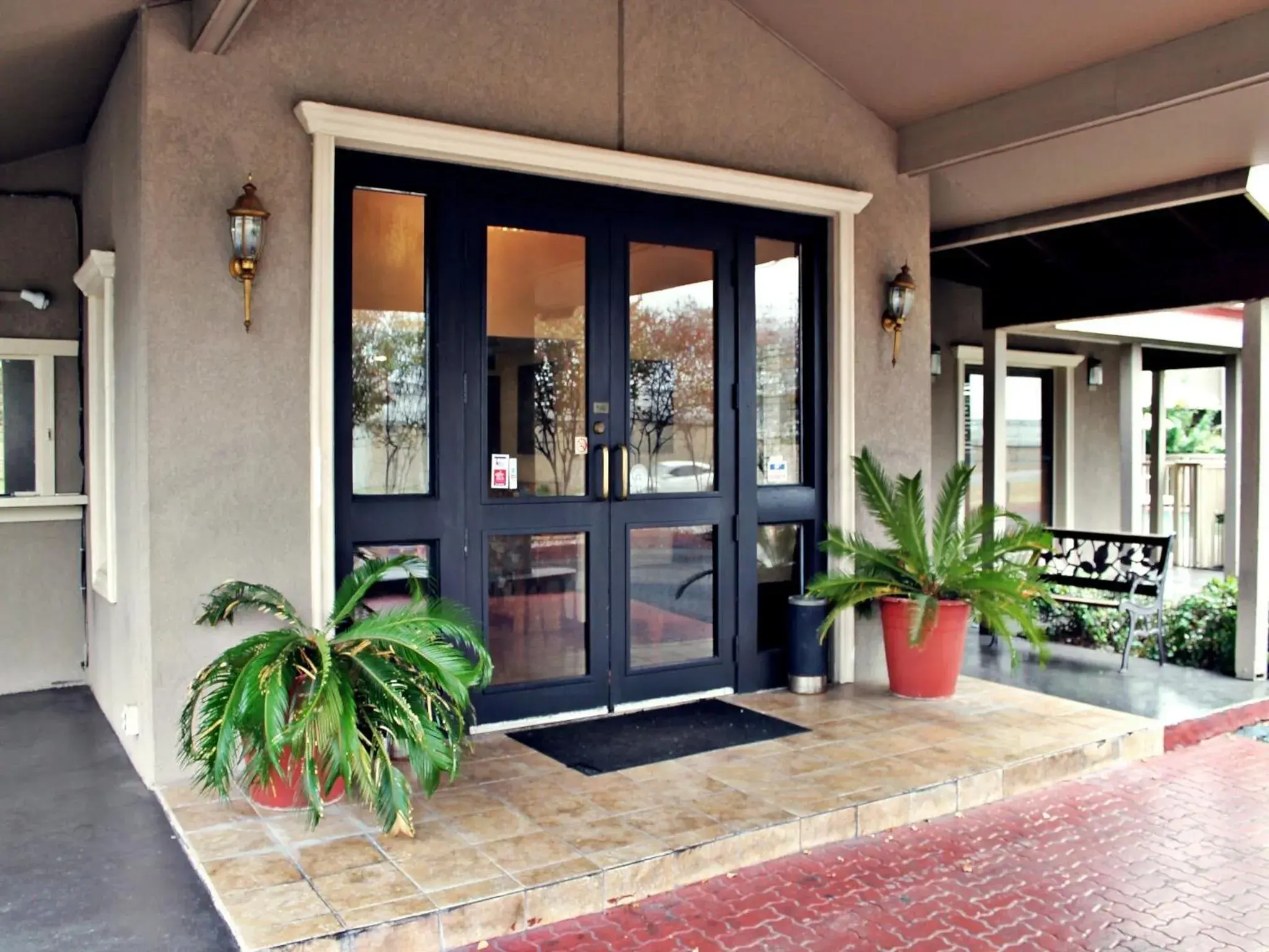 Facade/entrance in The Inn at Market Square Facade/entrance in The Inn at Market Square